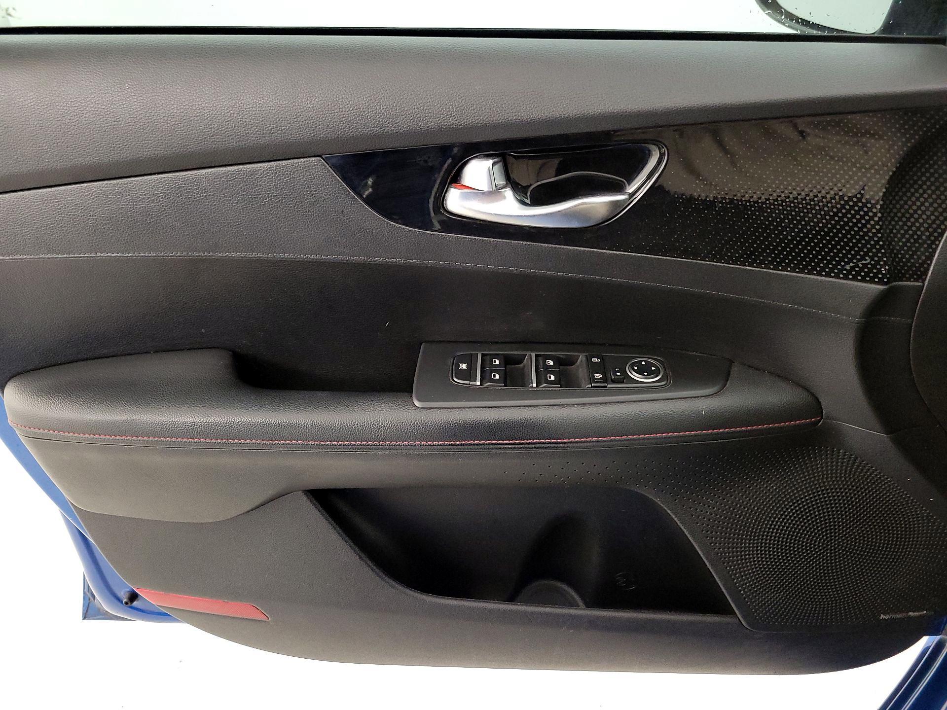 Thumbnail: 2023 Kia Forte - 12