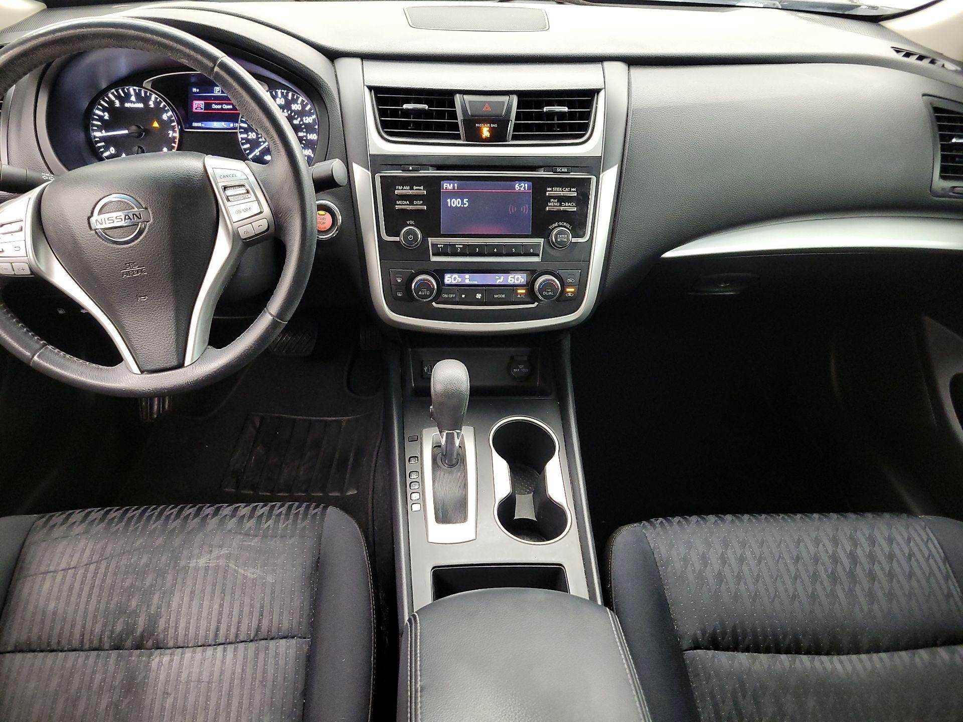 Thumbnail: 2017 Nissan Altima - 9