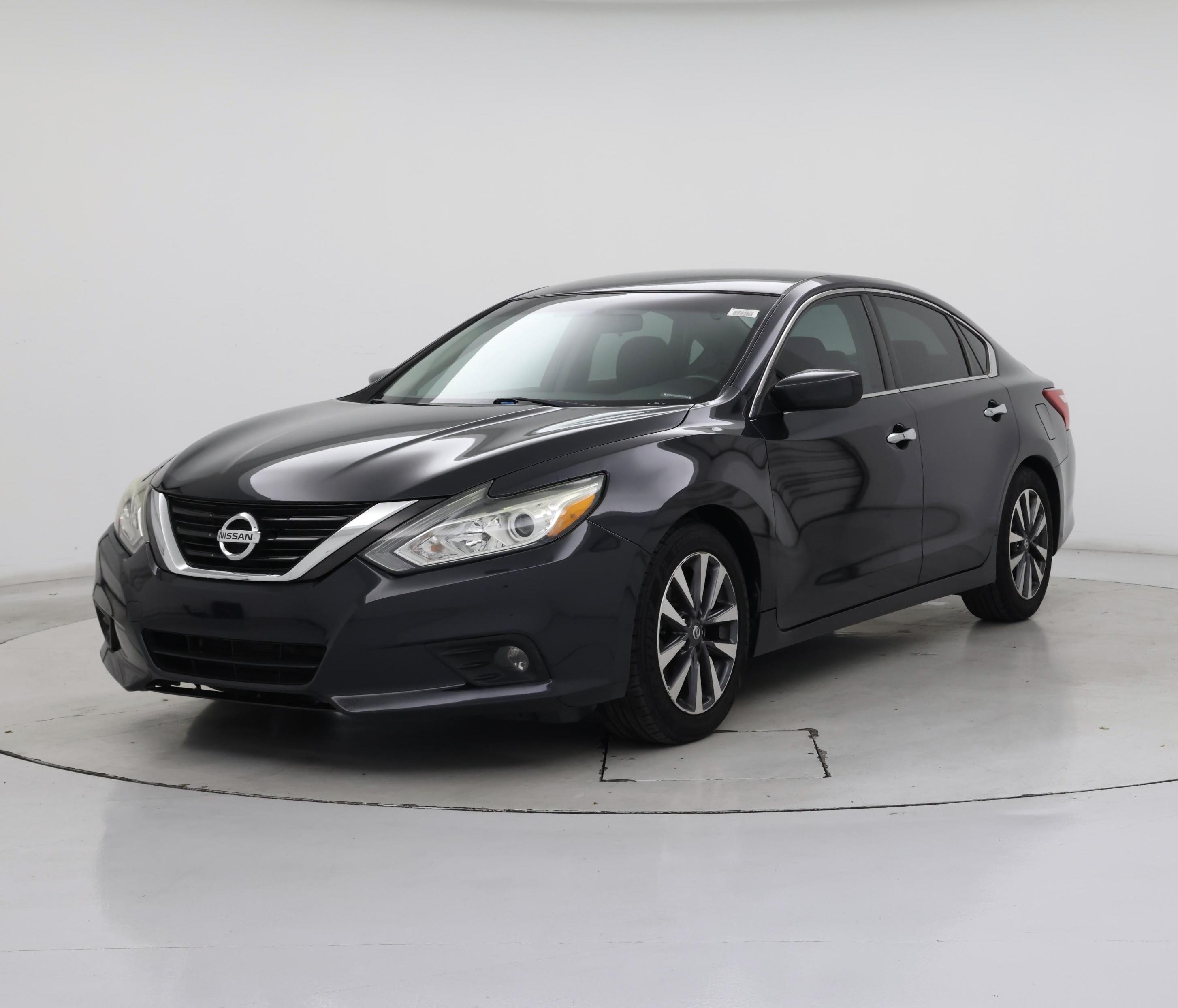 Thumbnail: 2017 Nissan Altima - 4