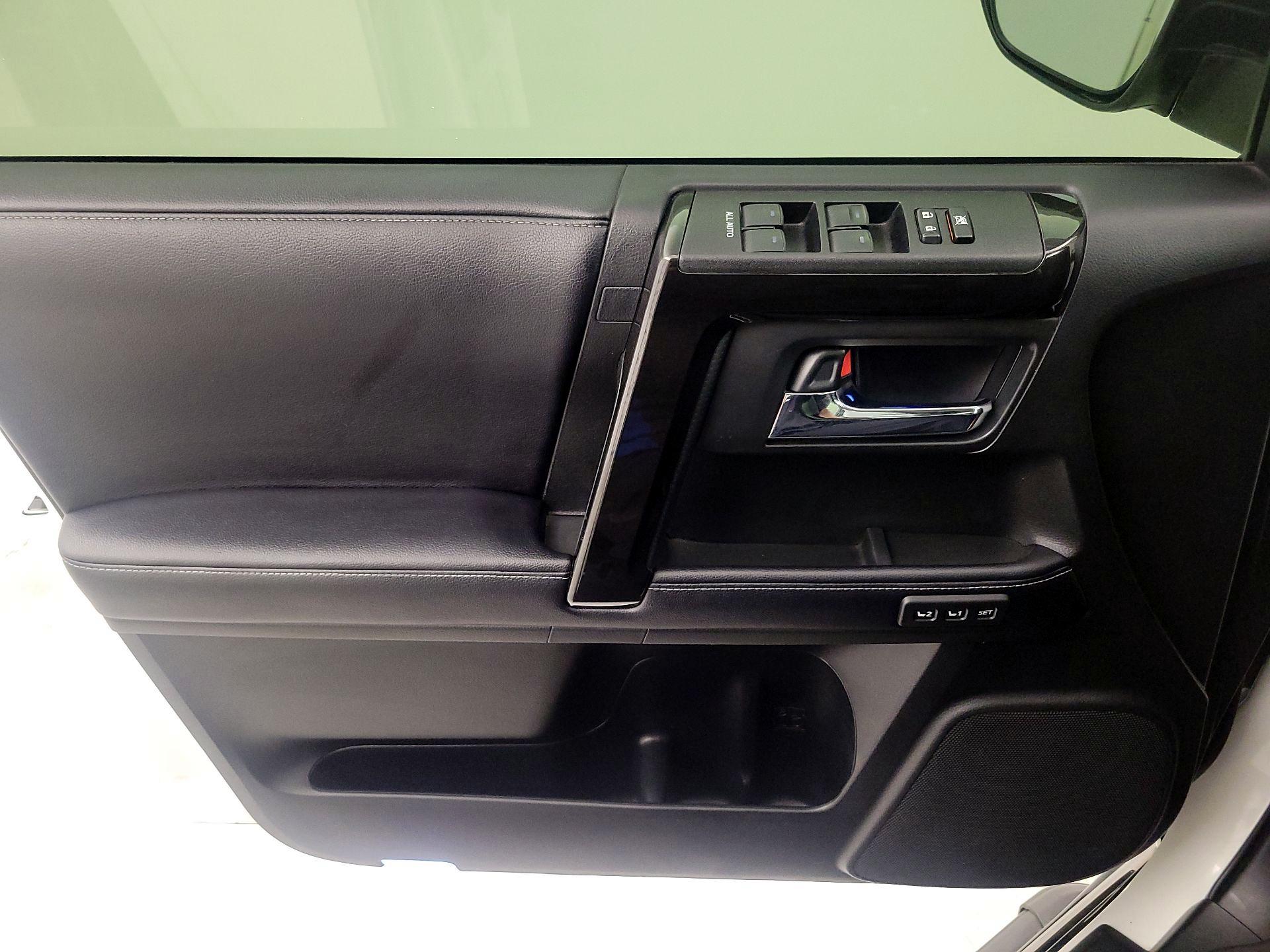 Thumbnail: 2019 Toyota 4Runner - 12