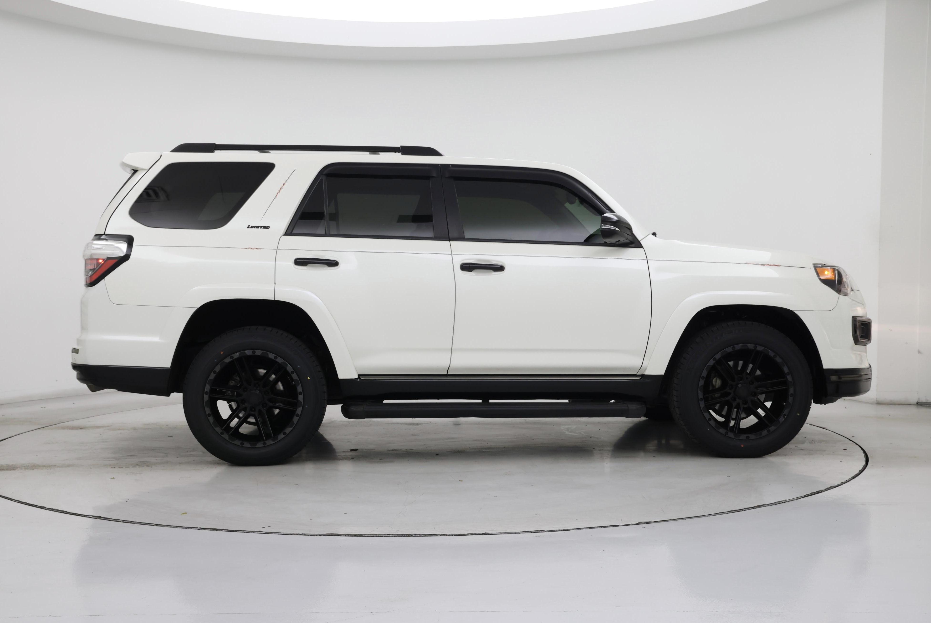 Thumbnail: 2019 Toyota 4Runner - 7