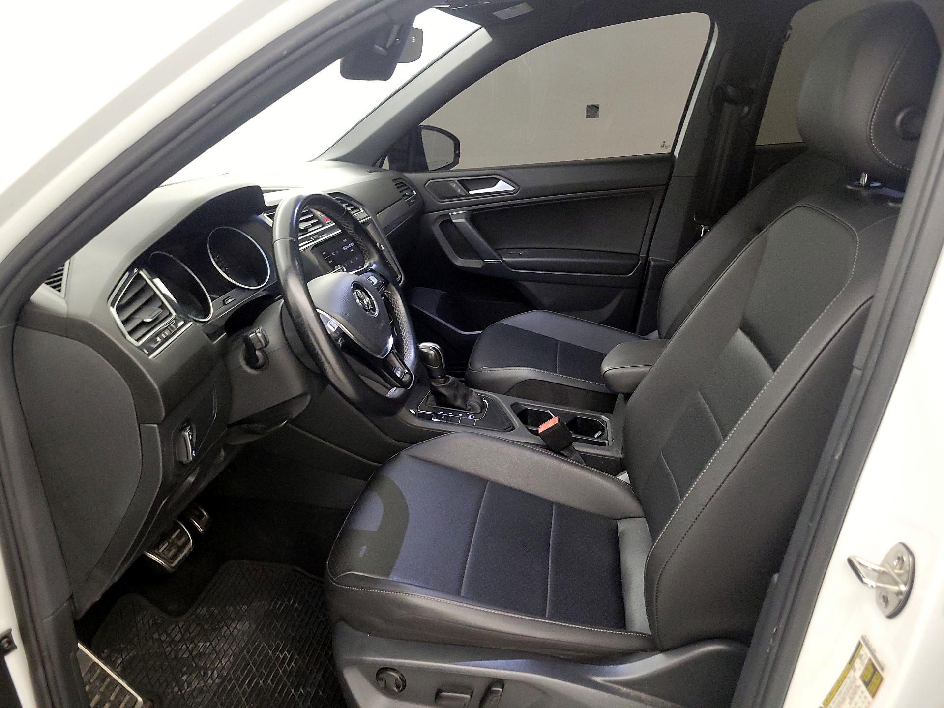 Thumbnail: 2020 Volkswagen Tiguan - 11