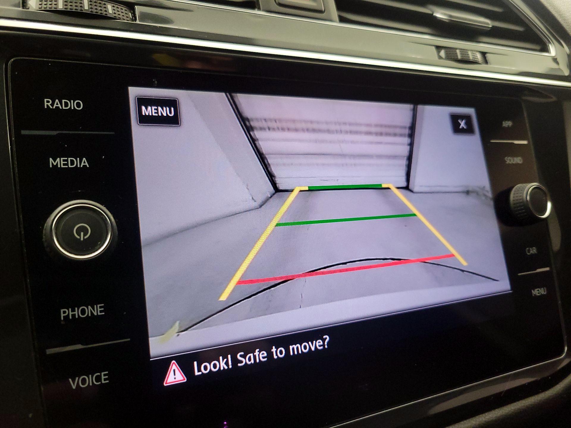 Thumbnail: 2020 Volkswagen Tiguan - 14