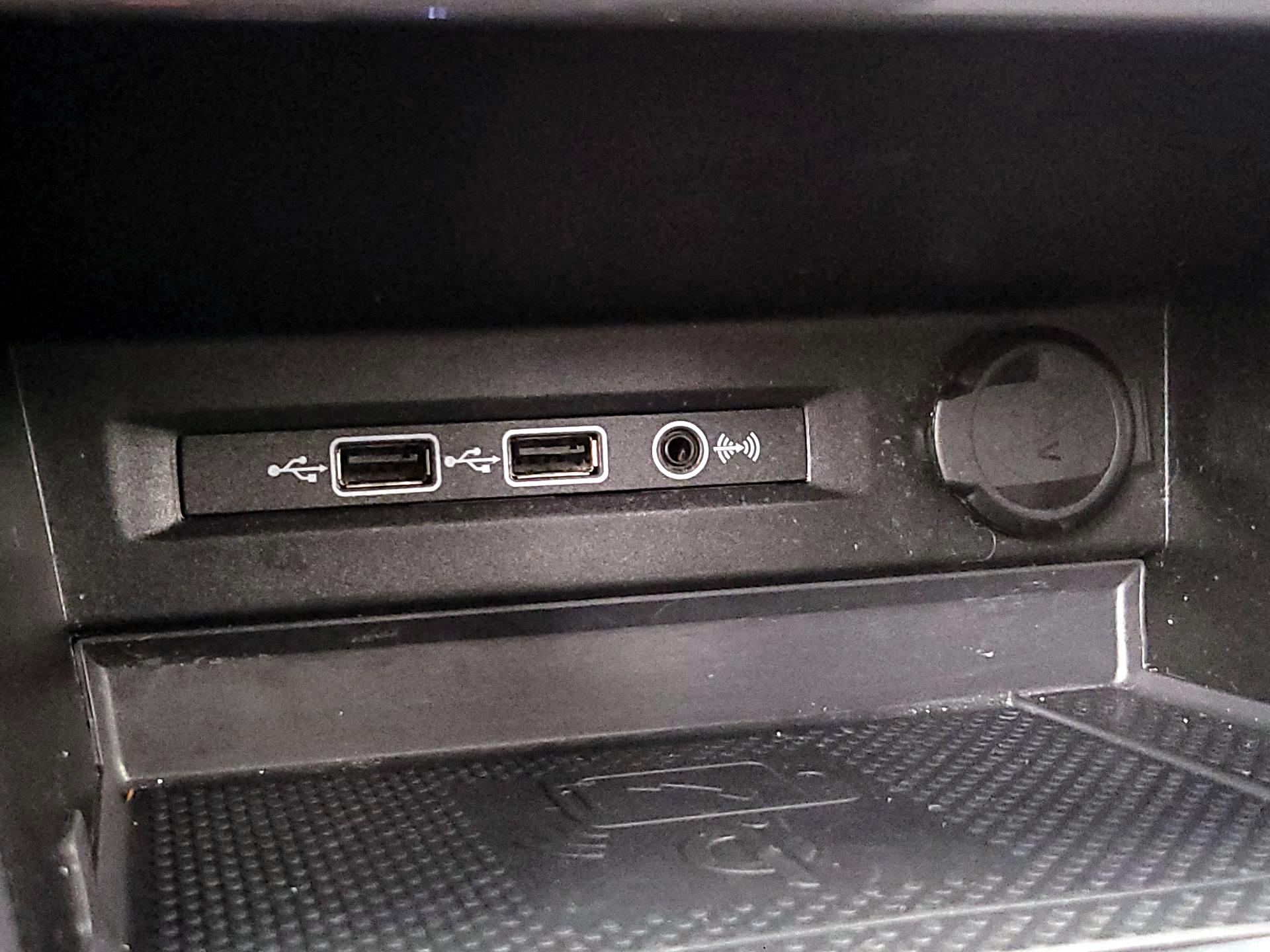 Thumbnail: 2020 Volkswagen Tiguan - 18