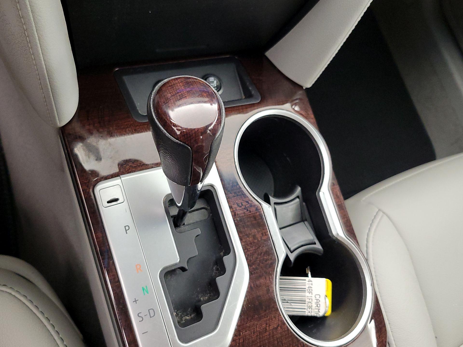 Thumbnail: 2014 Toyota Camry - 17