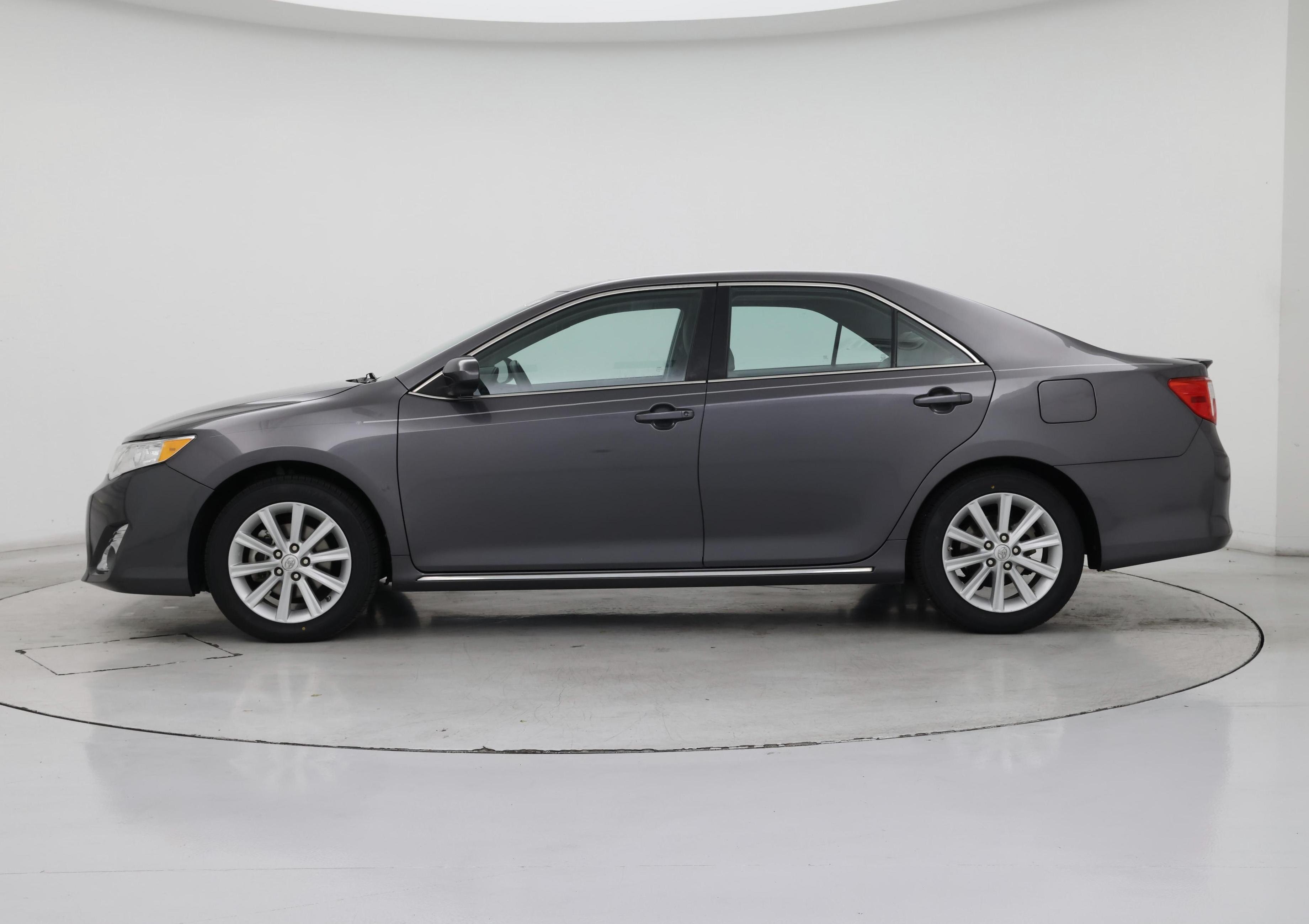 Thumbnail: 2014 Toyota Camry - 3