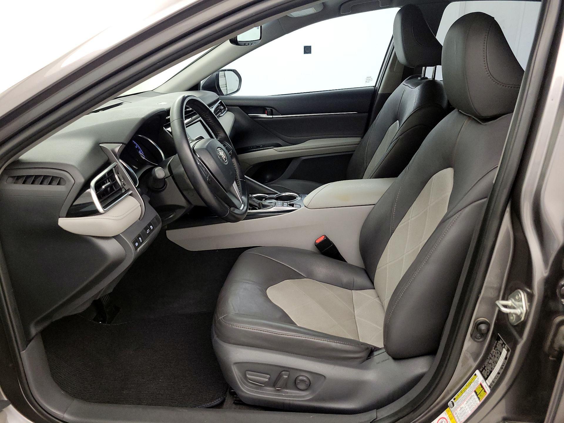 Thumbnail: 2018 Toyota Camry - 11