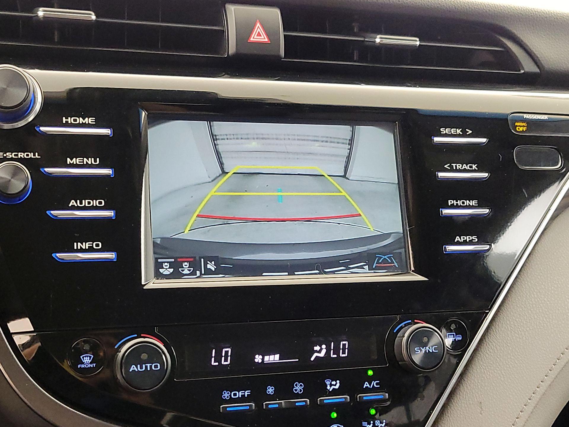 Thumbnail: 2018 Toyota Camry - 14
