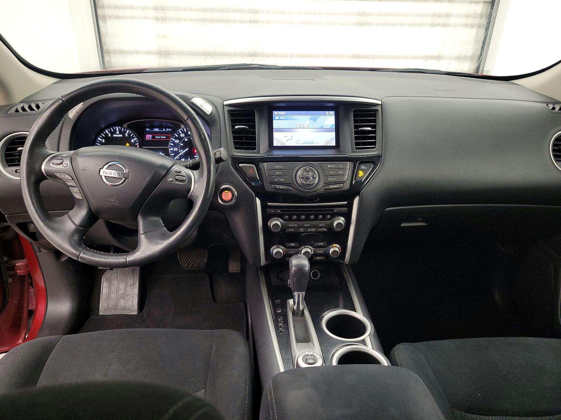 Thumbnail: 2015 Nissan Pathfinder - 9