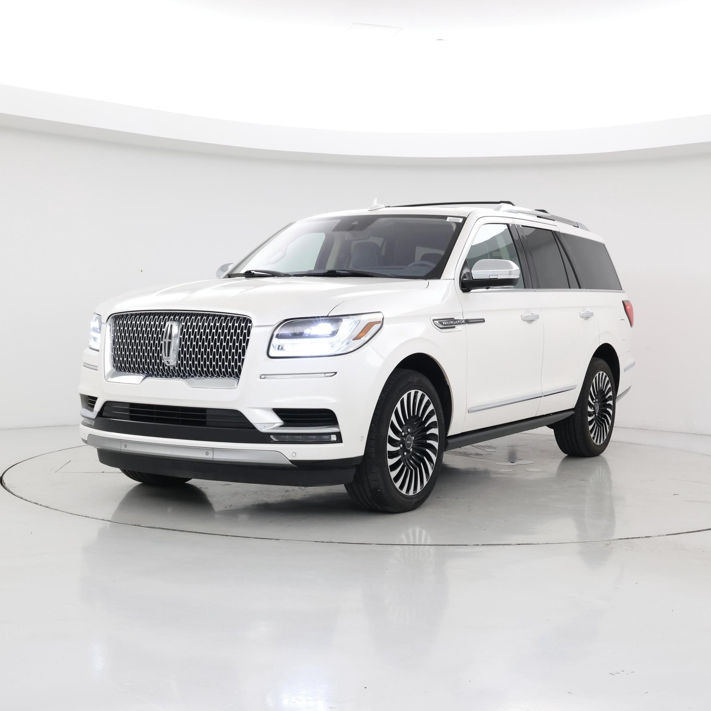 Thumbnail: 2019 Lincoln Navigator - 4