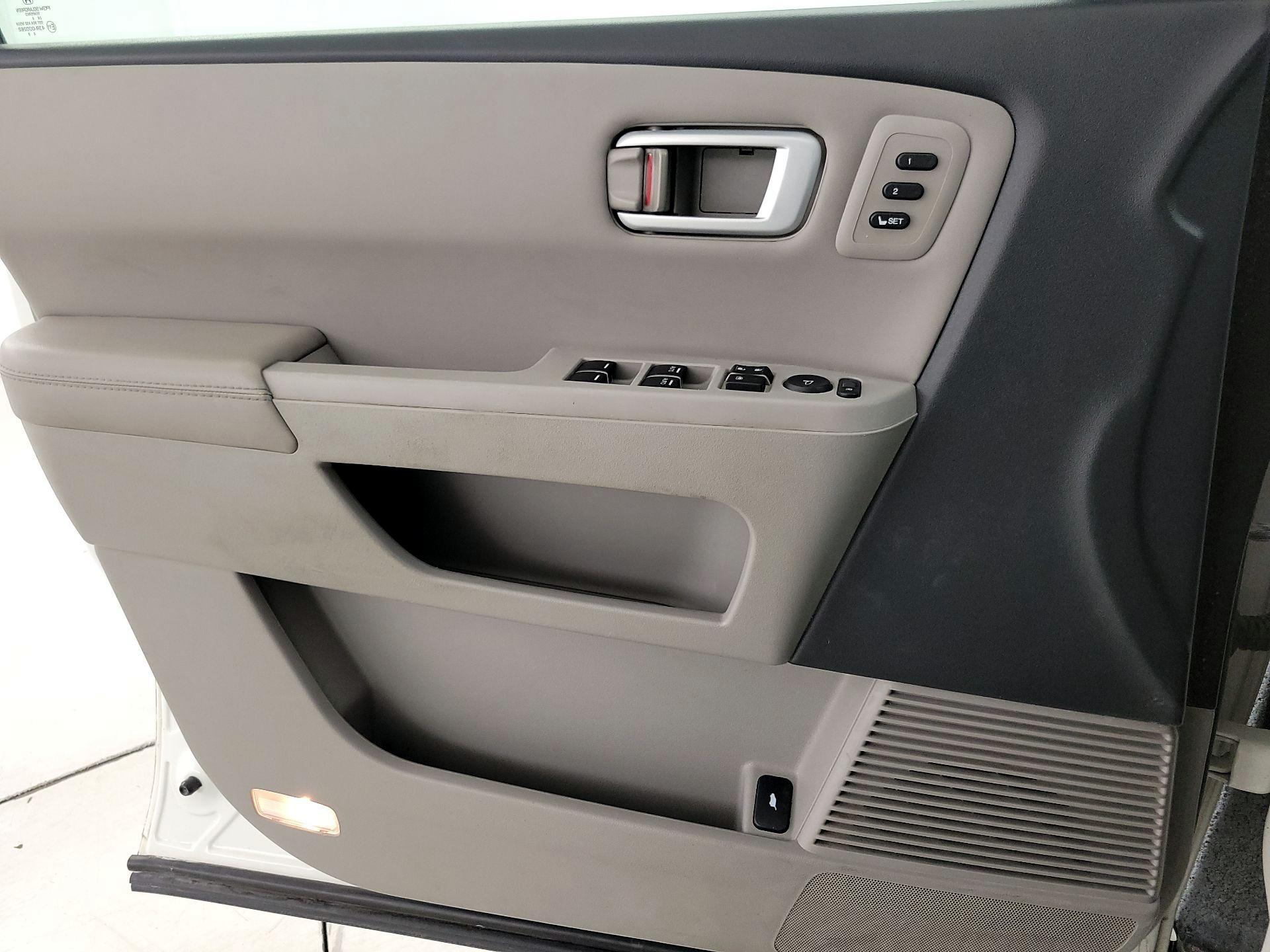 Thumbnail: 2015 Honda Pilot - 12