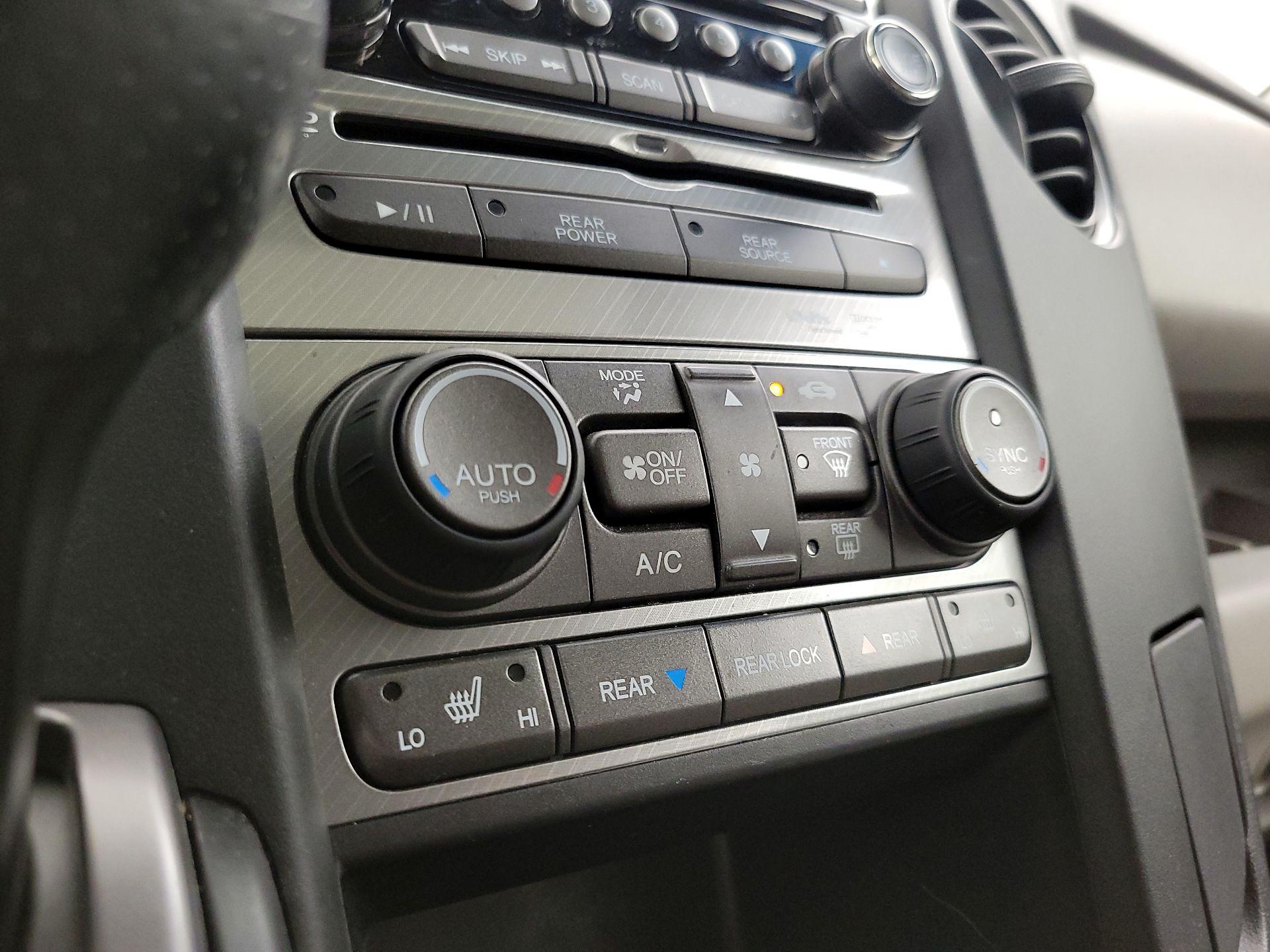 Thumbnail: 2015 Honda Pilot - 16