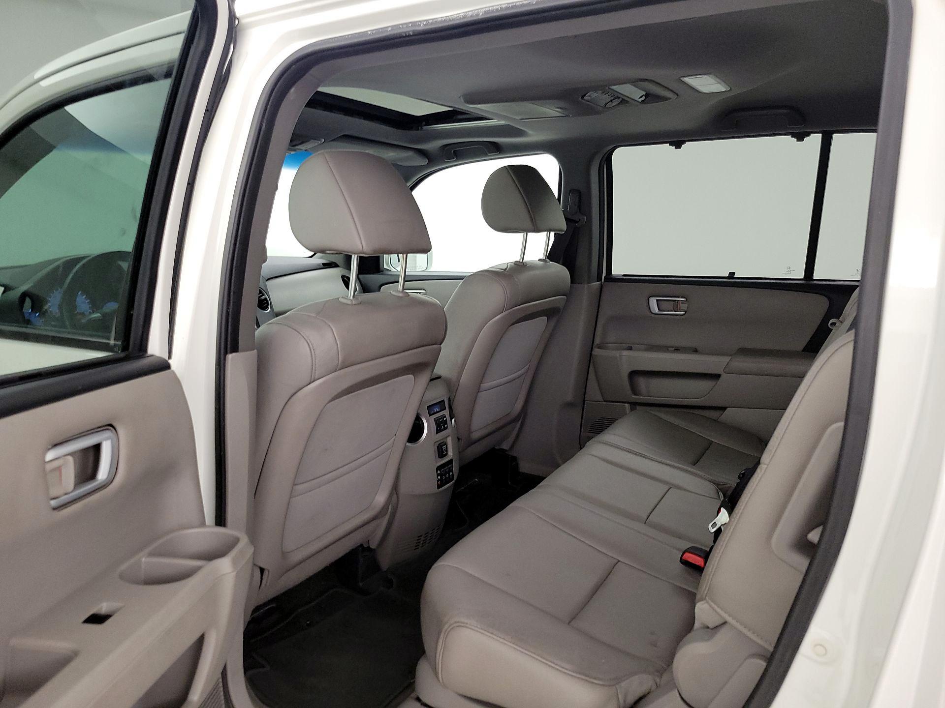 Thumbnail: 2015 Honda Pilot - 20