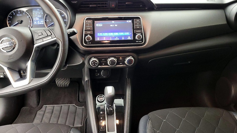 2018 Nissan Kicks S 9