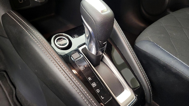 2018 Nissan Kicks S 17