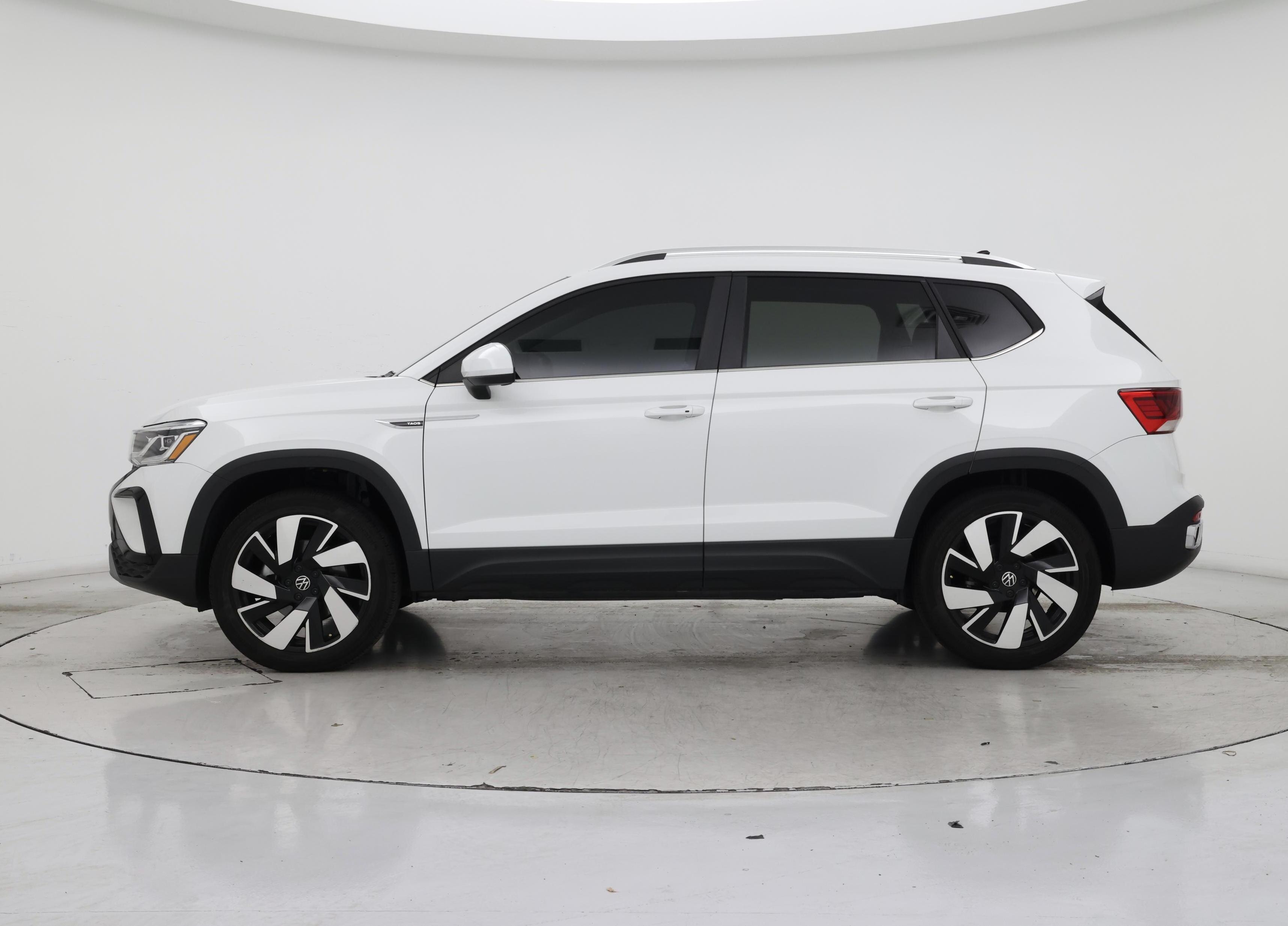 Thumbnail: 2024 Volkswagen Taos - 3