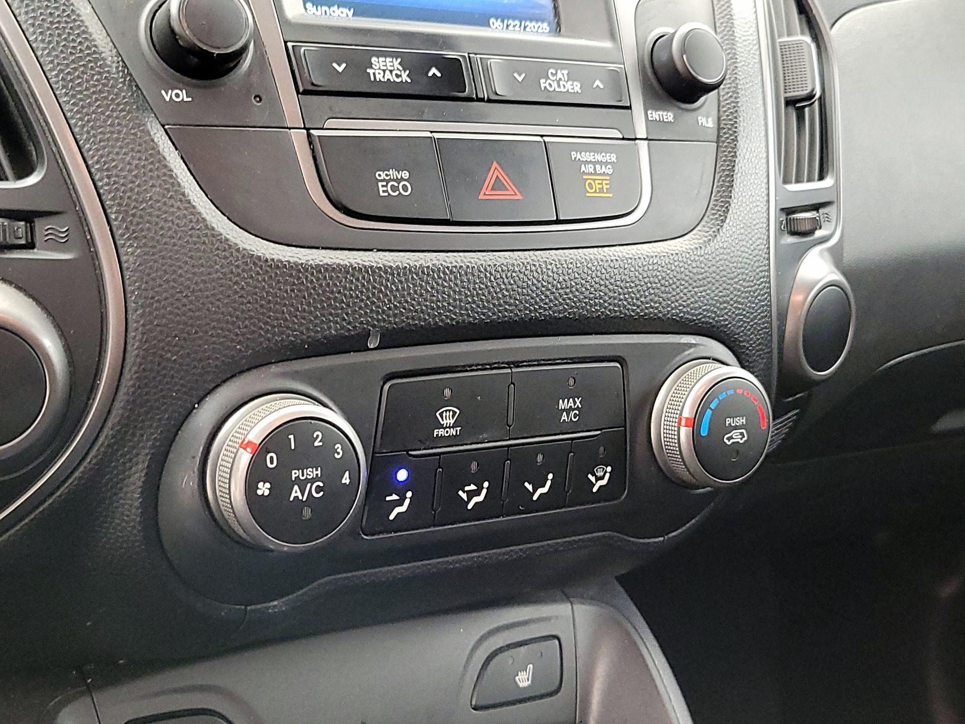 Thumbnail: 2015 Hyundai Tucson - 16