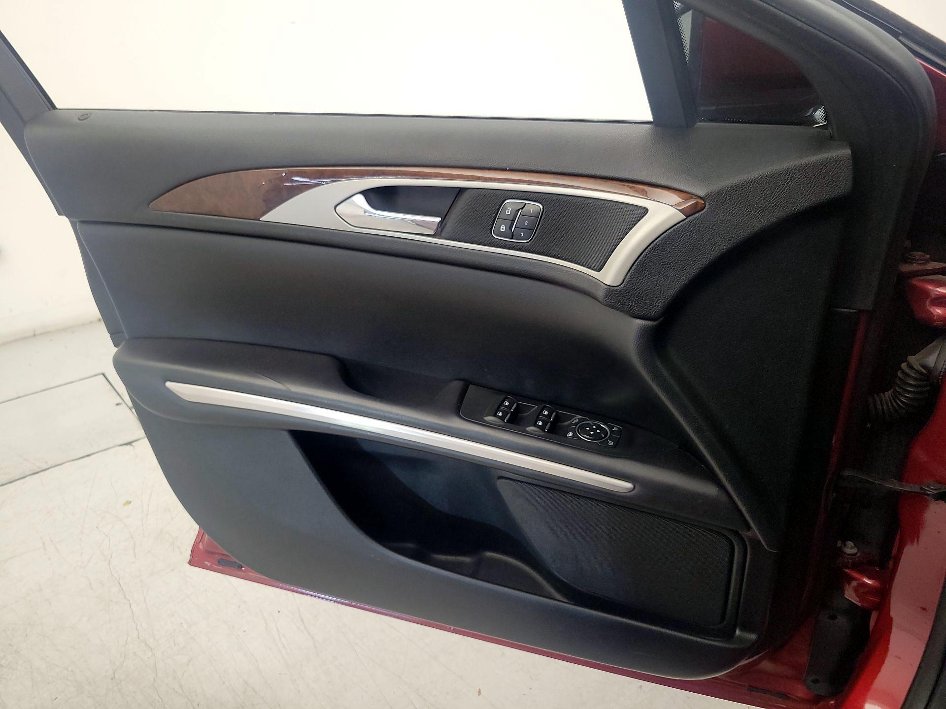 Thumbnail: 2016 Lincoln MKZ - 12