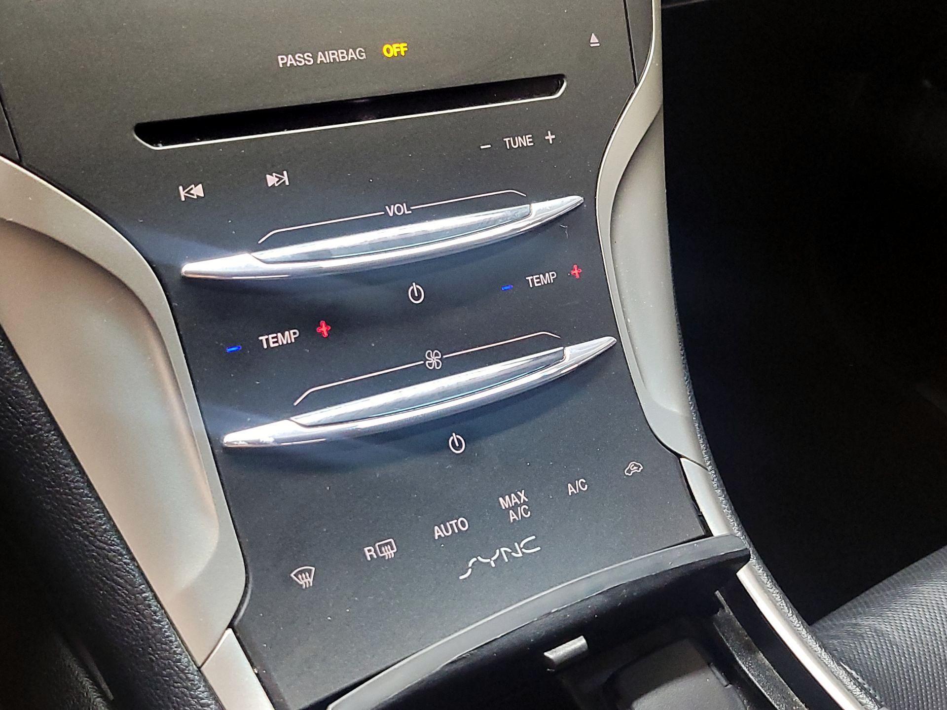Thumbnail: 2016 Lincoln MKZ - 16