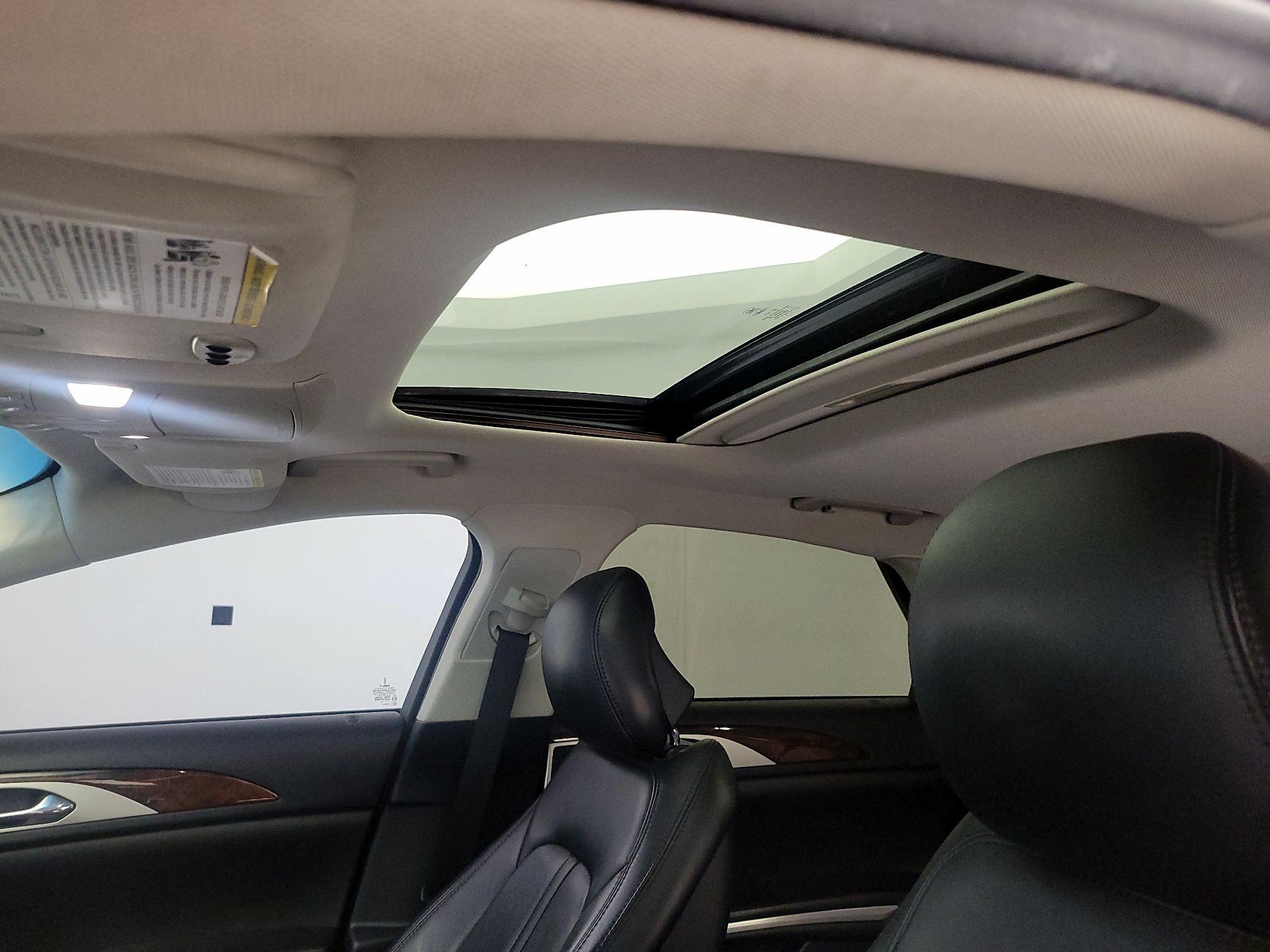 Thumbnail: 2016 Lincoln MKZ - 18