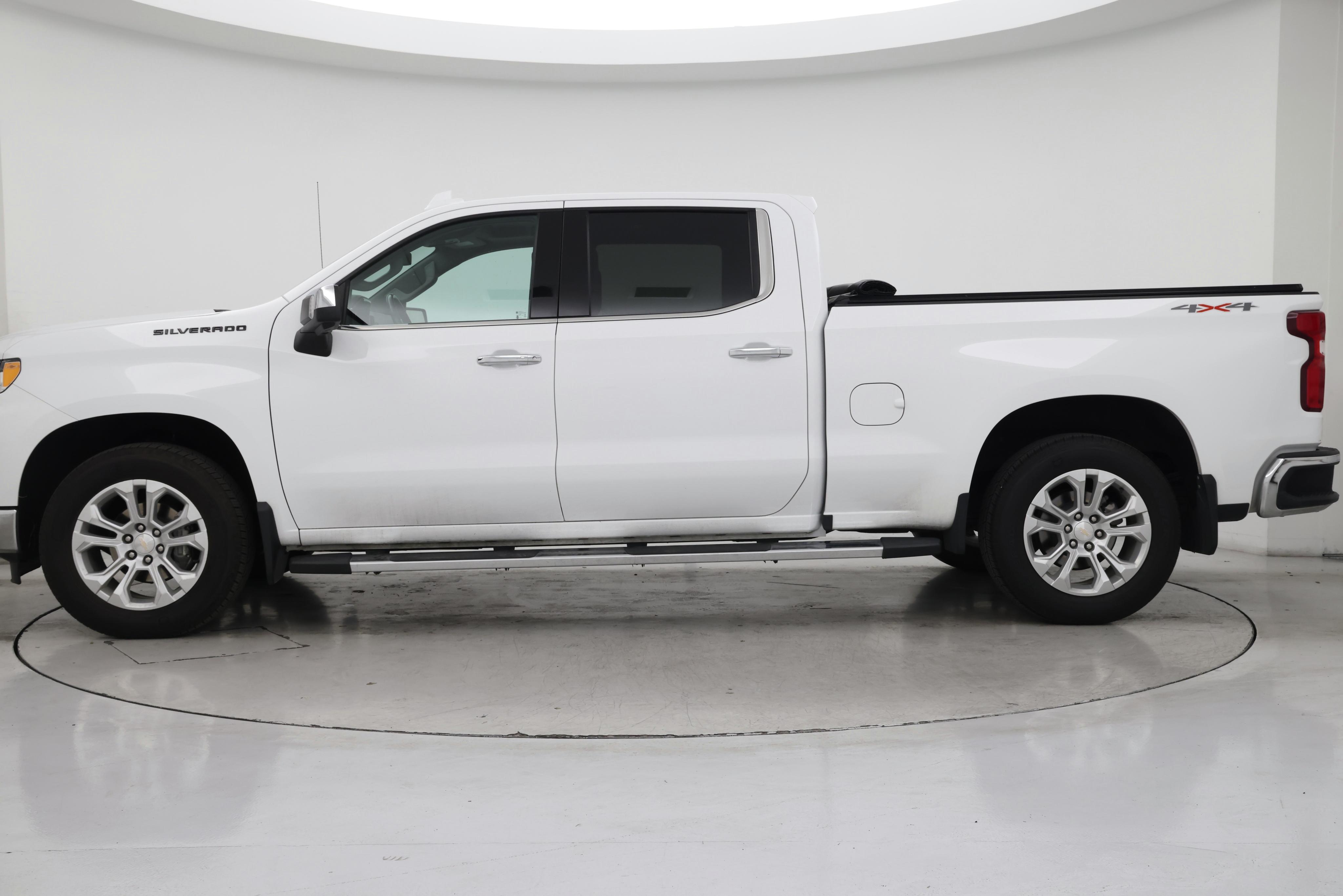 Thumbnail: 2022 Chevrolet Silverado 1500 - 3