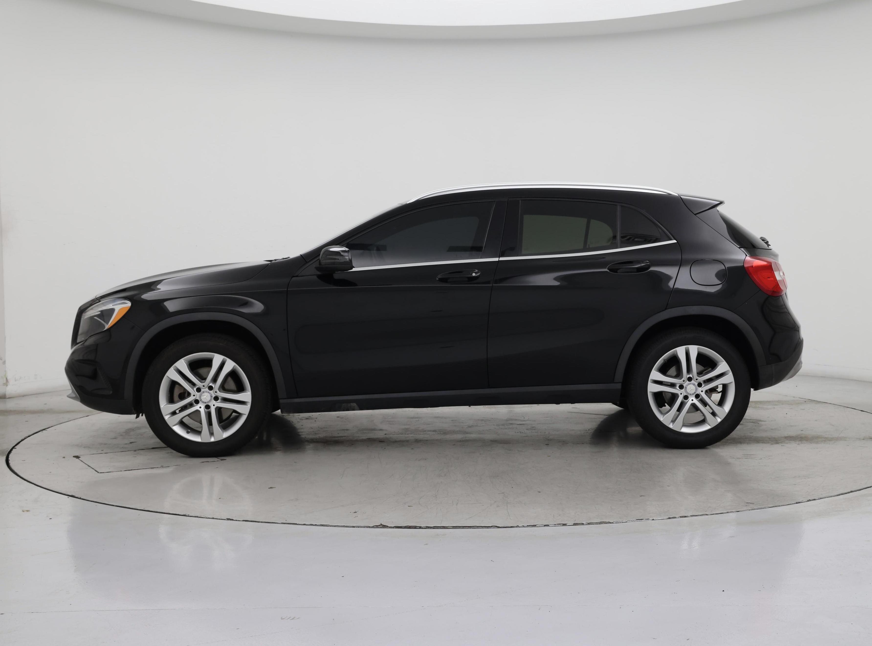 Thumbnail: 2016 Mercedes-Benz GLA - 3