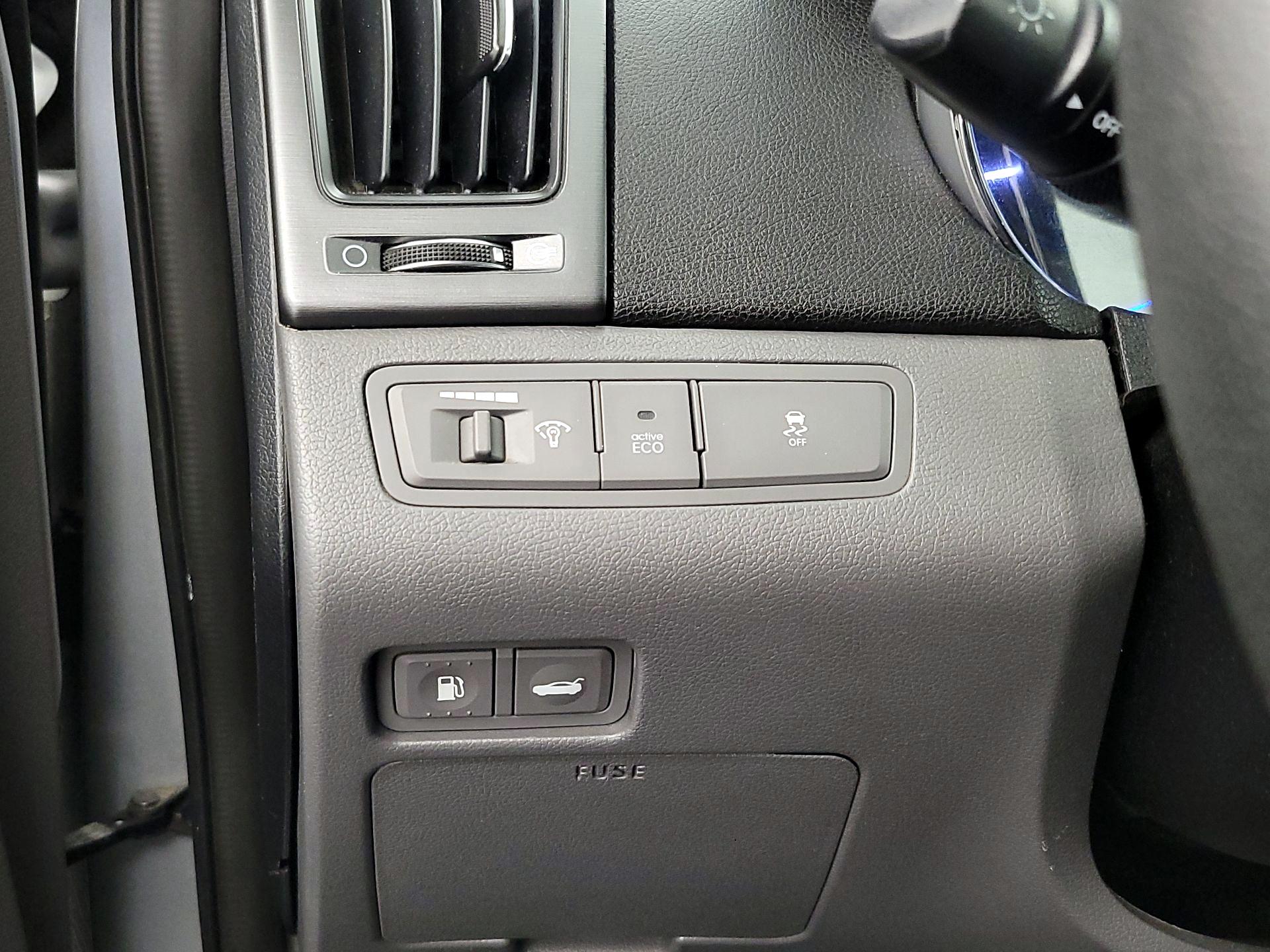 Thumbnail: 2014 Hyundai Sonata - 13