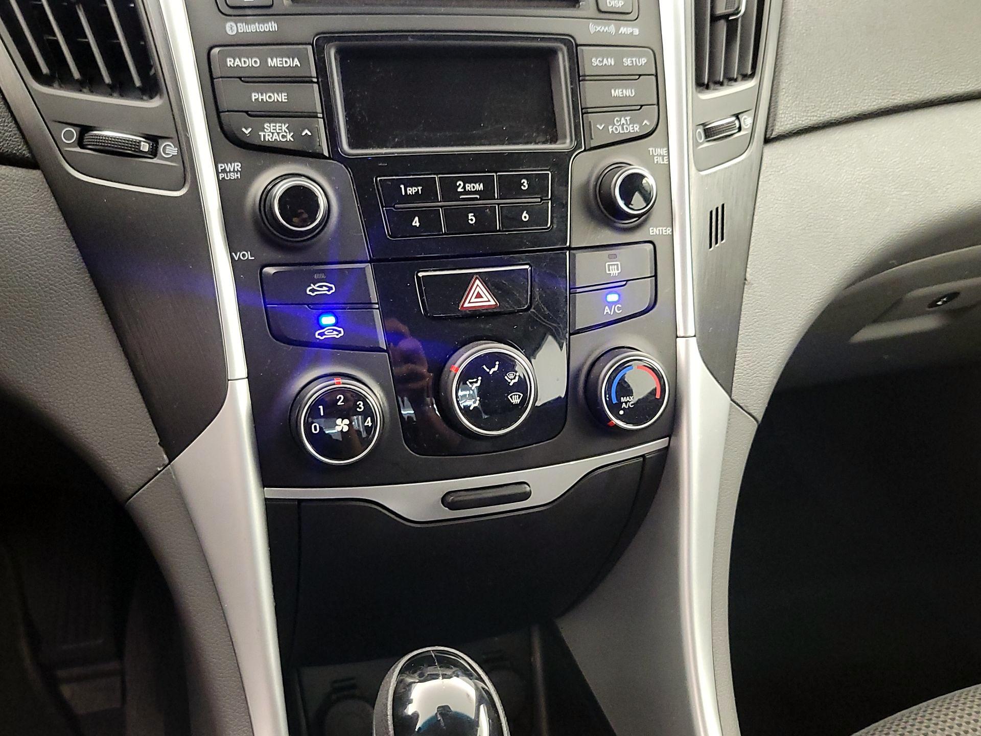 Thumbnail: 2014 Hyundai Sonata - 15