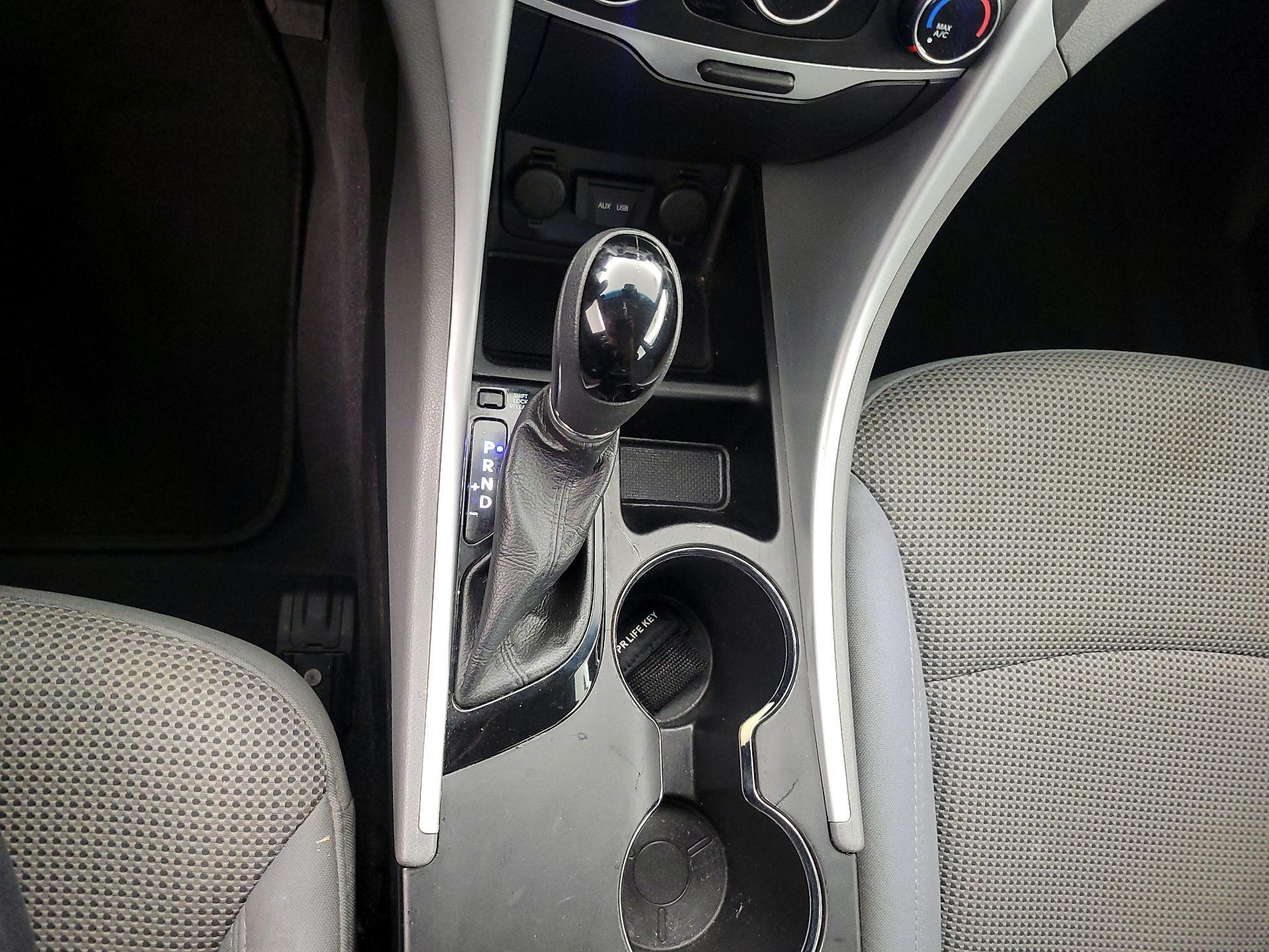 Thumbnail: 2014 Hyundai Sonata - 16