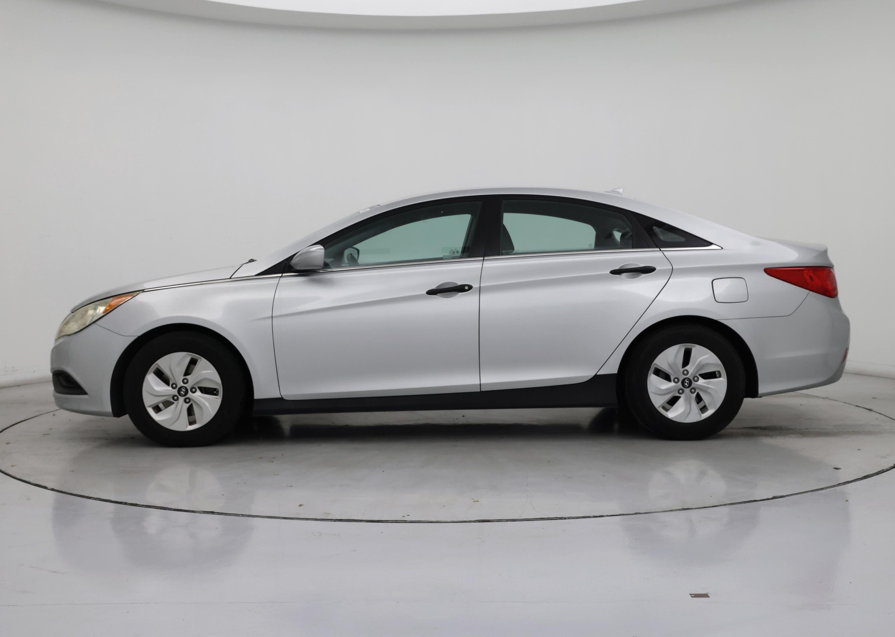 Thumbnail: 2014 Hyundai Sonata - 3