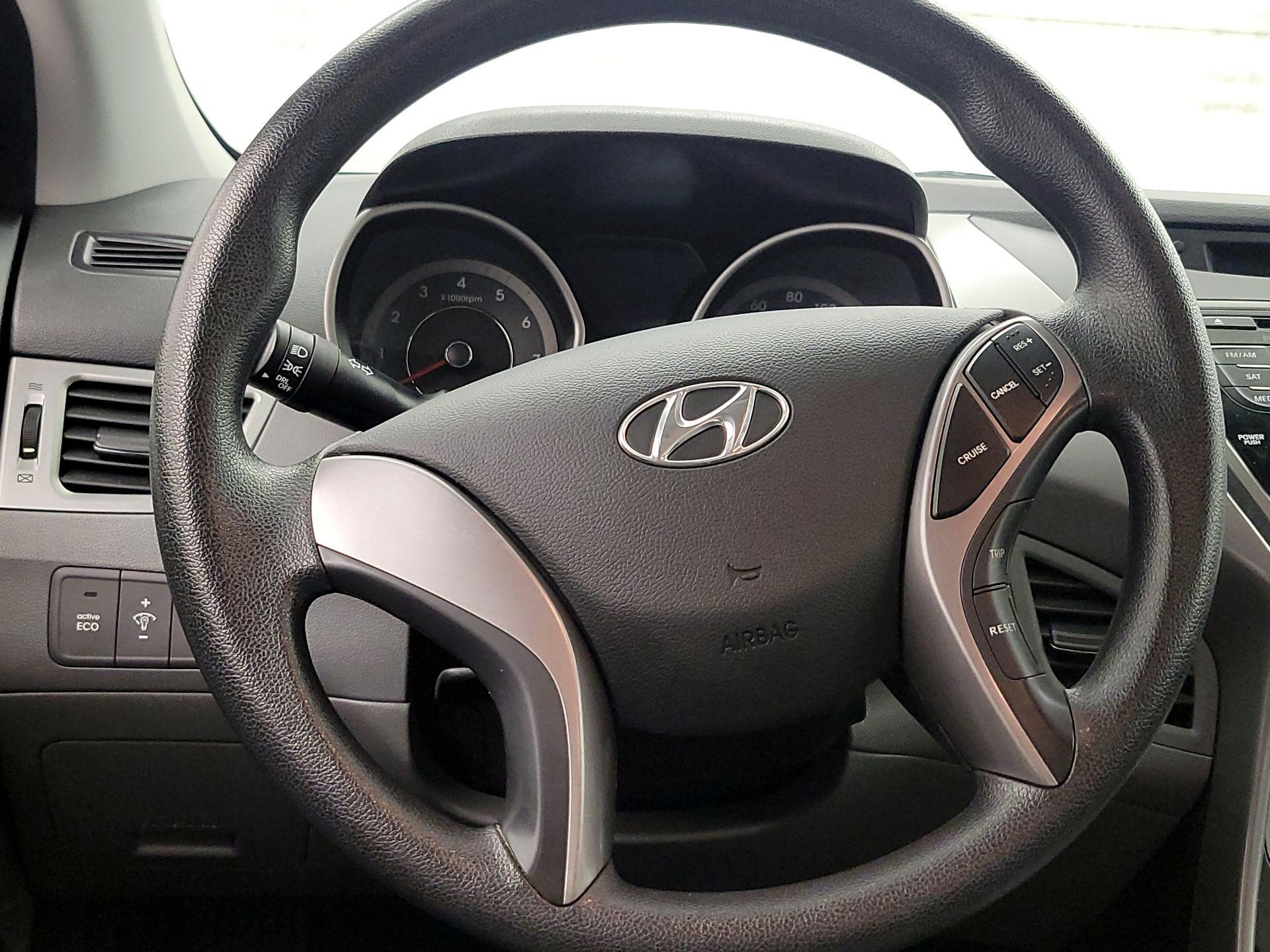 Thumbnail: 2013 Hyundai Elantra - 10