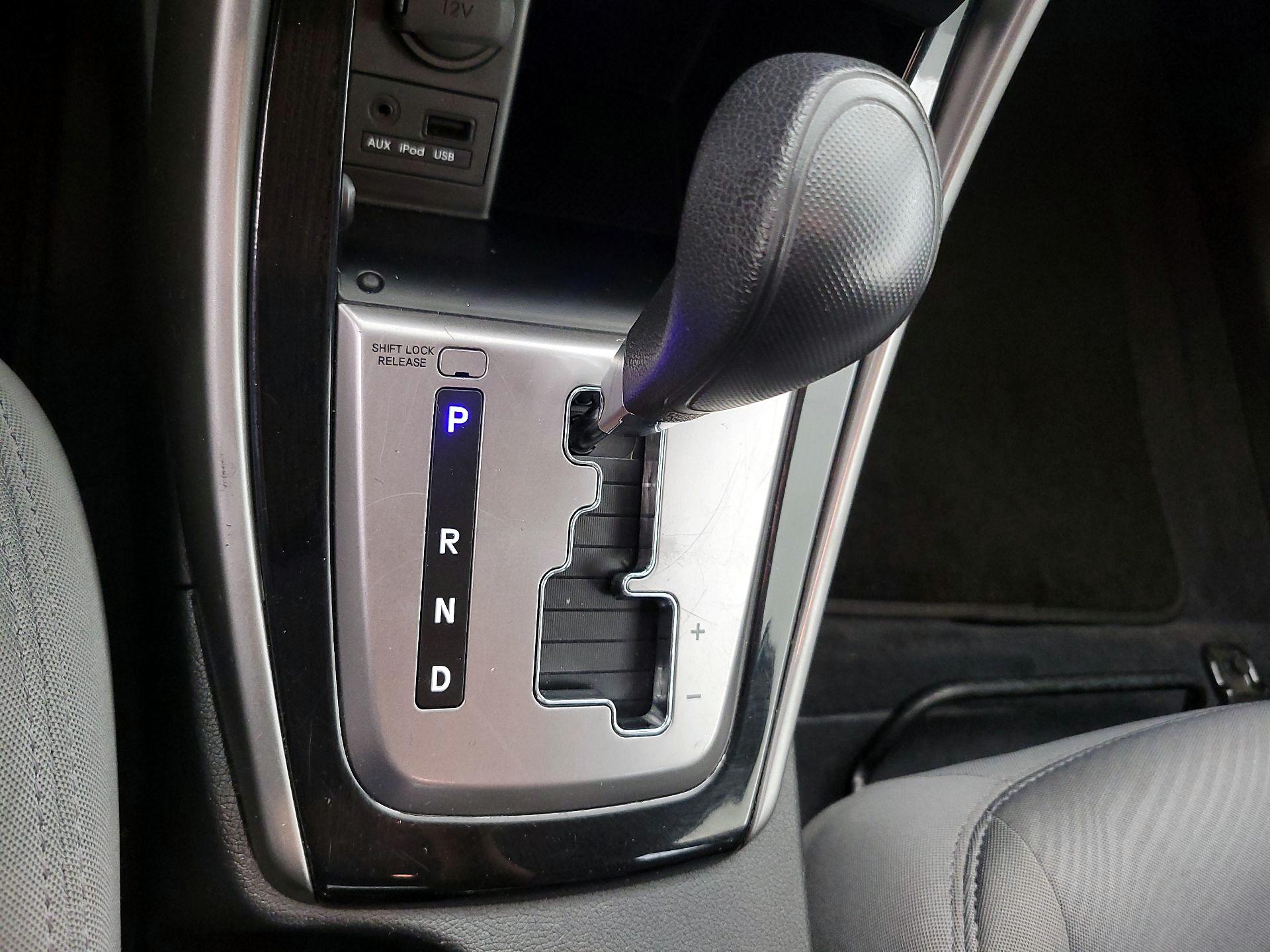 Thumbnail: 2013 Hyundai Elantra - 16