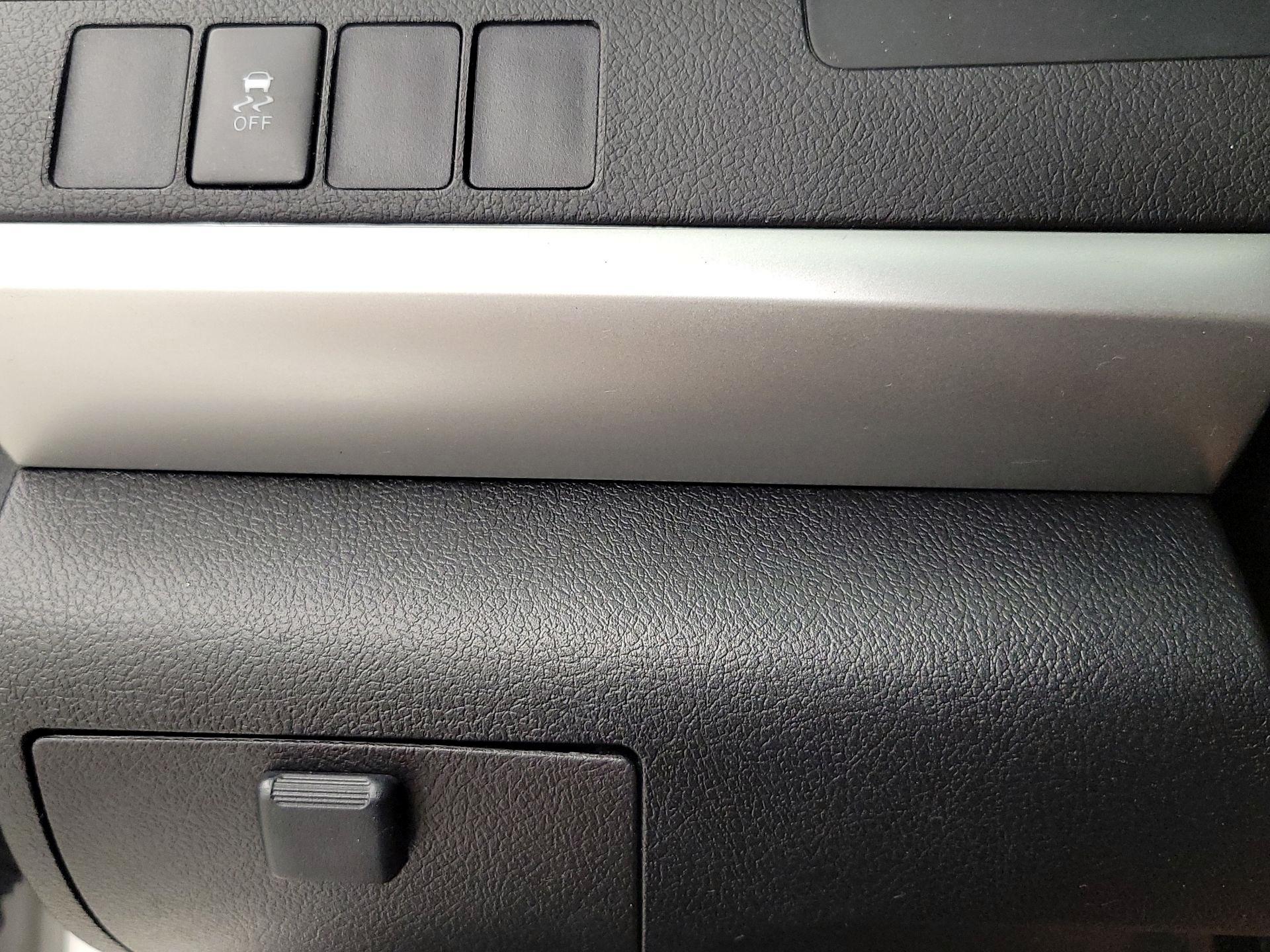 Thumbnail: 2015 Toyota Camry - 13