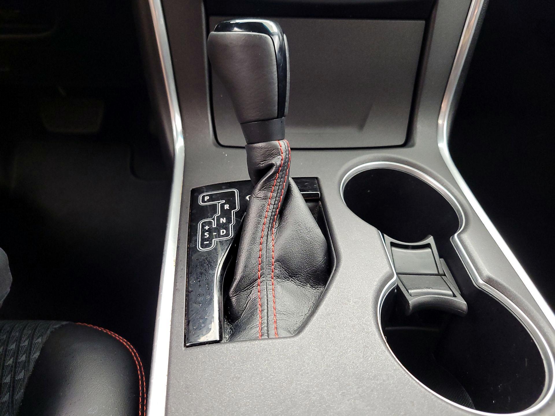 Thumbnail: 2015 Toyota Camry - 17