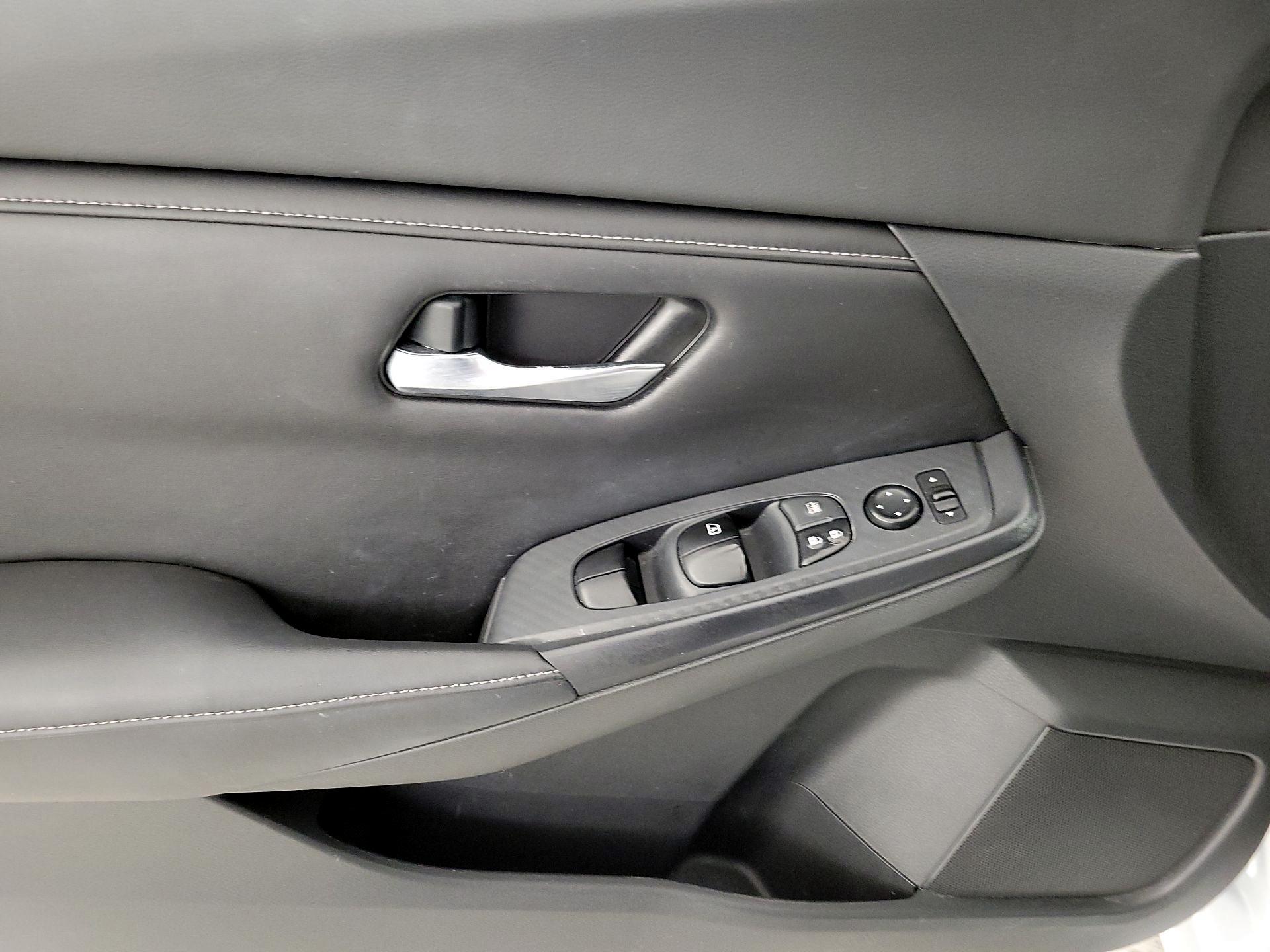 Thumbnail: 2020 Nissan Sentra - 12