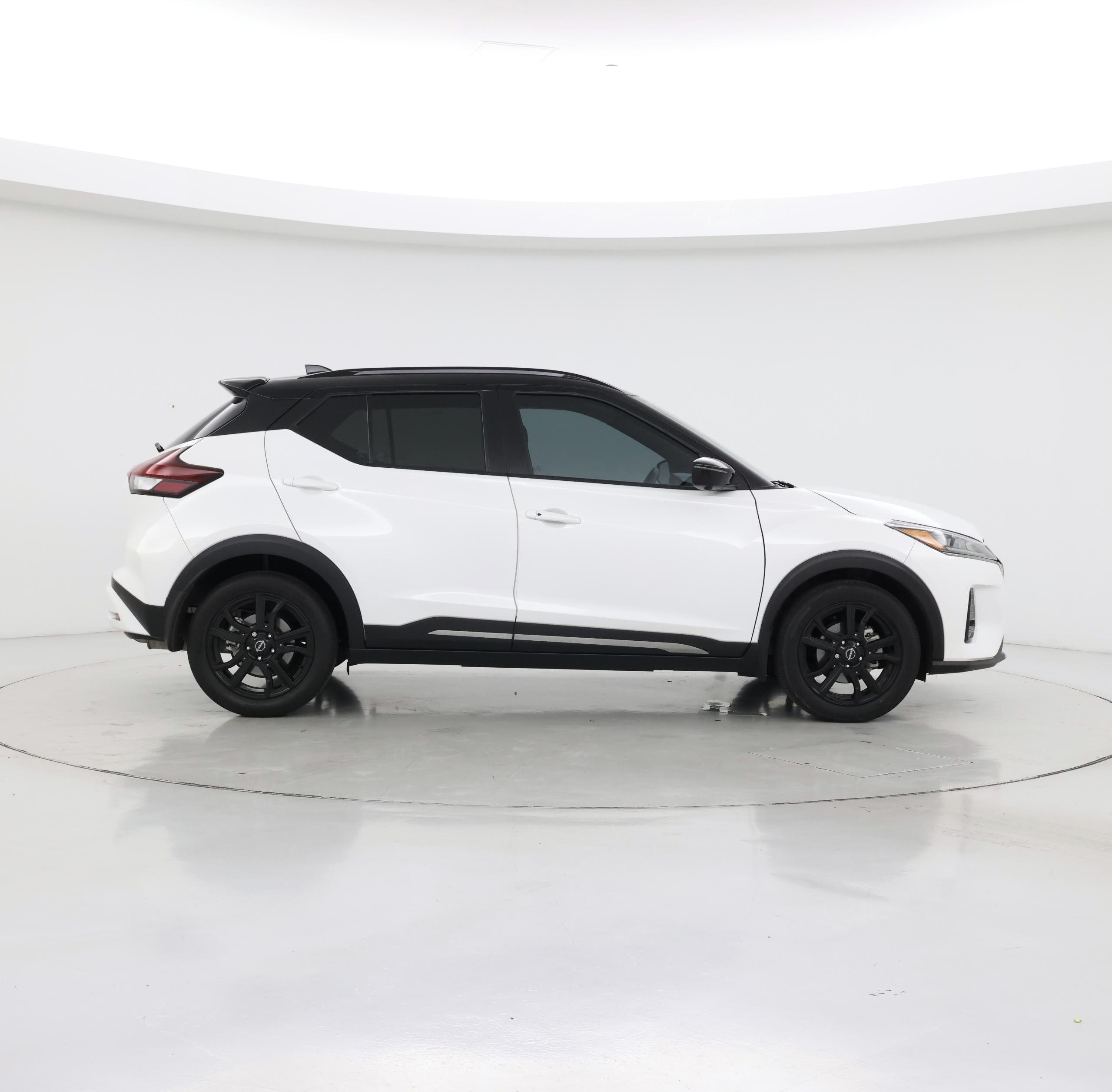 Thumbnail: 2023 Nissan Kicks - 7