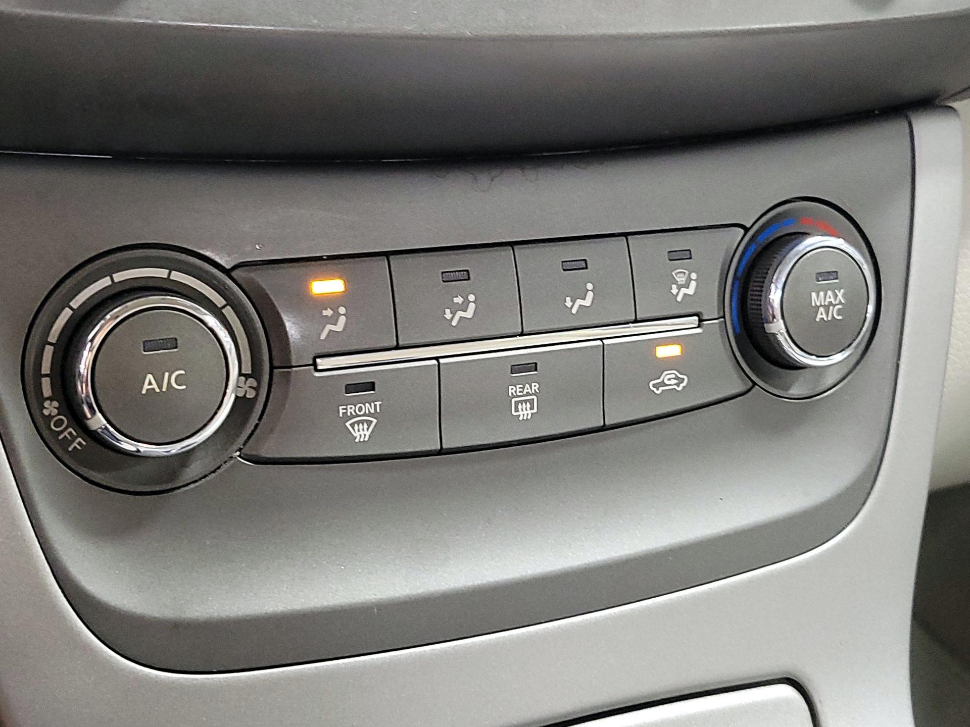 Thumbnail: 2013 Nissan Sentra - 16