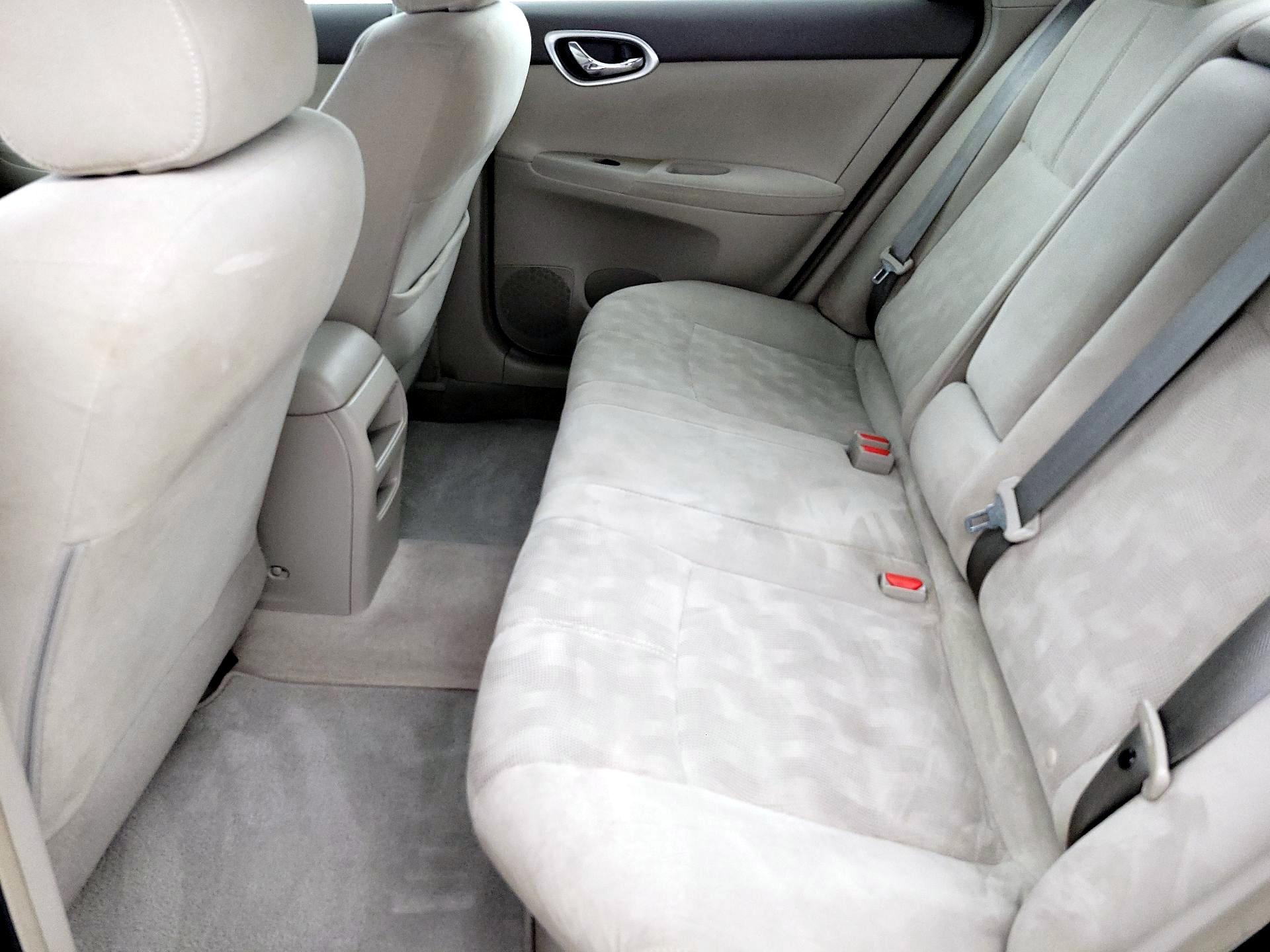 Thumbnail: 2013 Nissan Sentra - 19