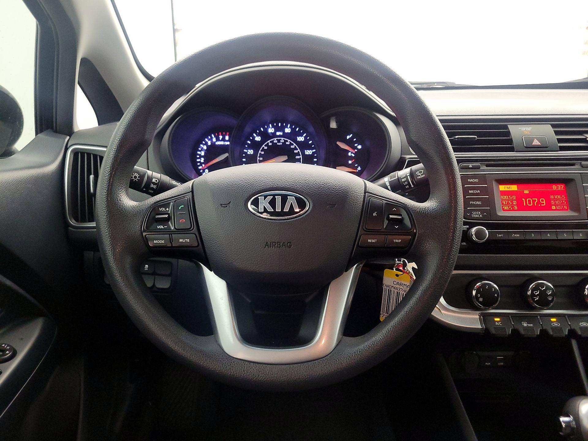 Thumbnail: 2017 Kia Rio - 10