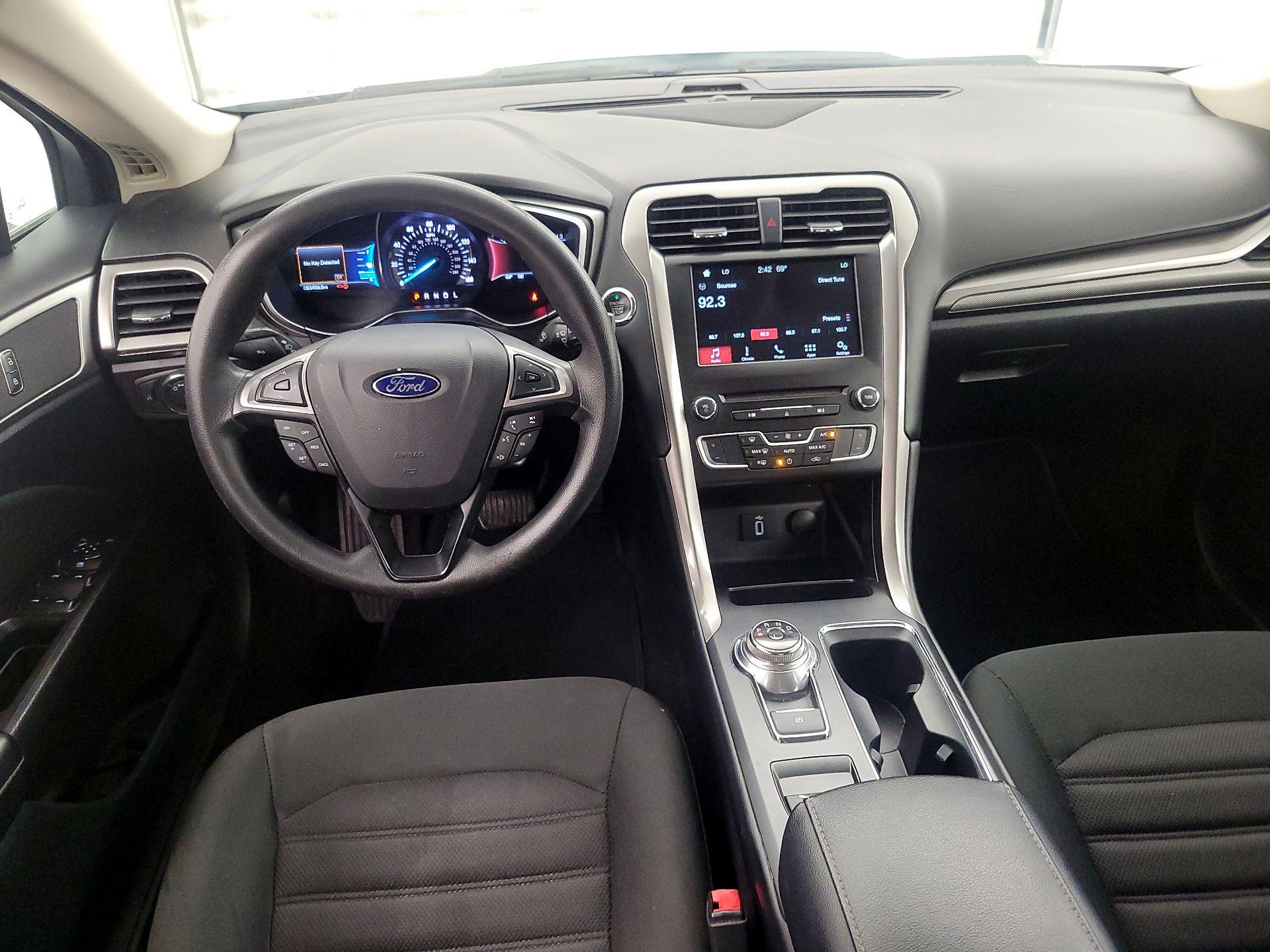 Thumbnail: 2017 Ford Fusion - 9
