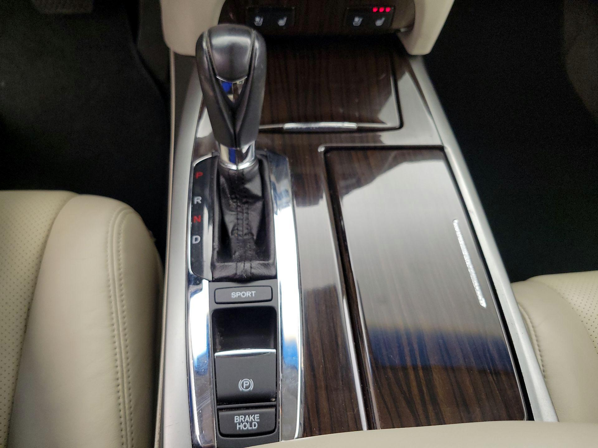 Thumbnail: 2014 Acura RLX - 17
