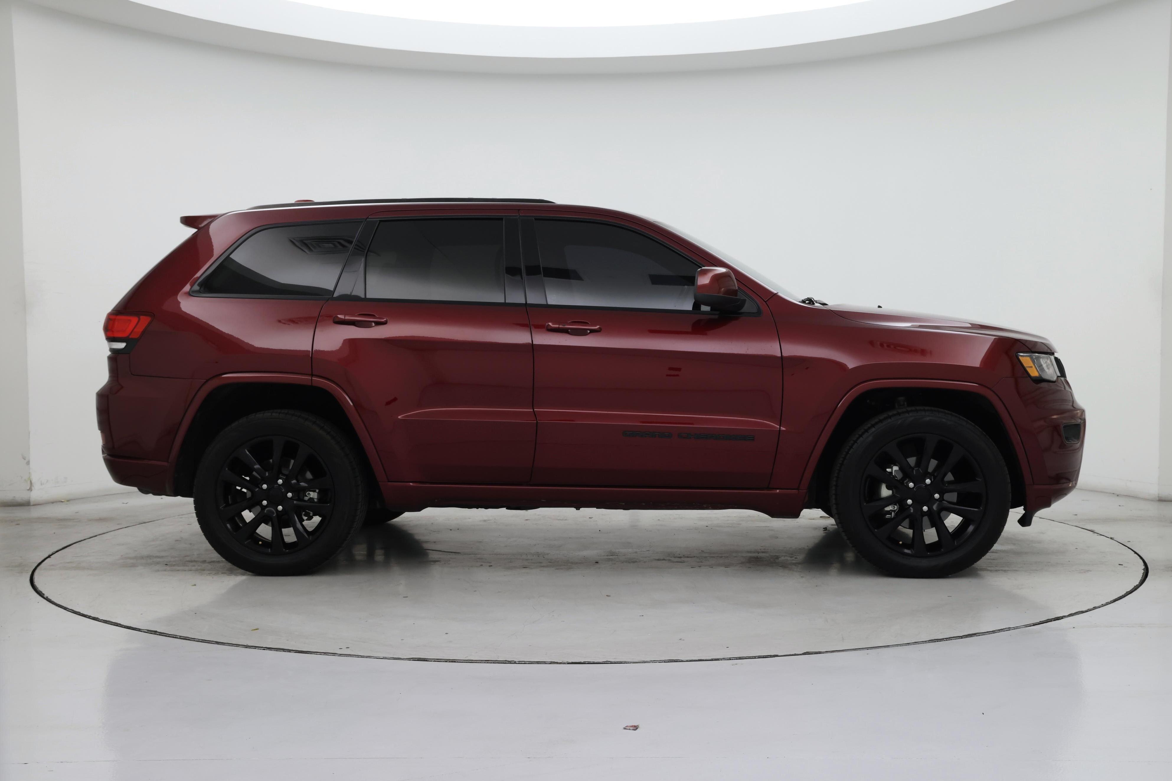 Thumbnail: 2020 Jeep Grand Cherokee - 7