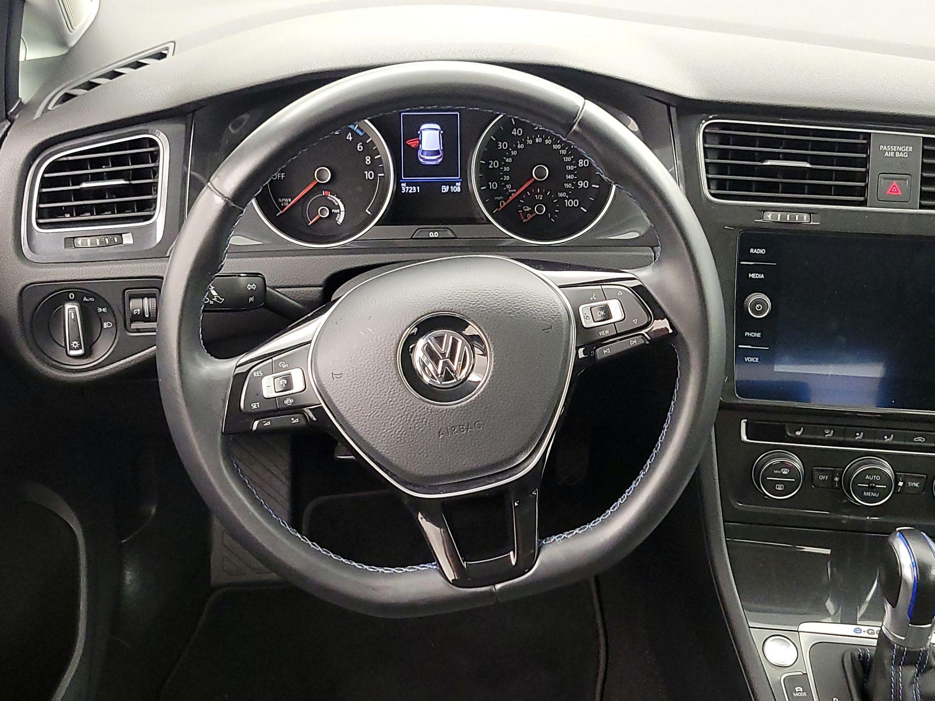 Thumbnail: 2019 Volkswagen e-Golf - 10