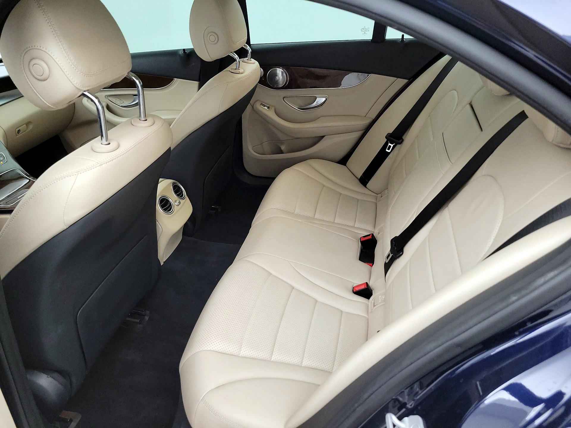 Thumbnail: 2015 Mercedes-Benz C-Class - 20