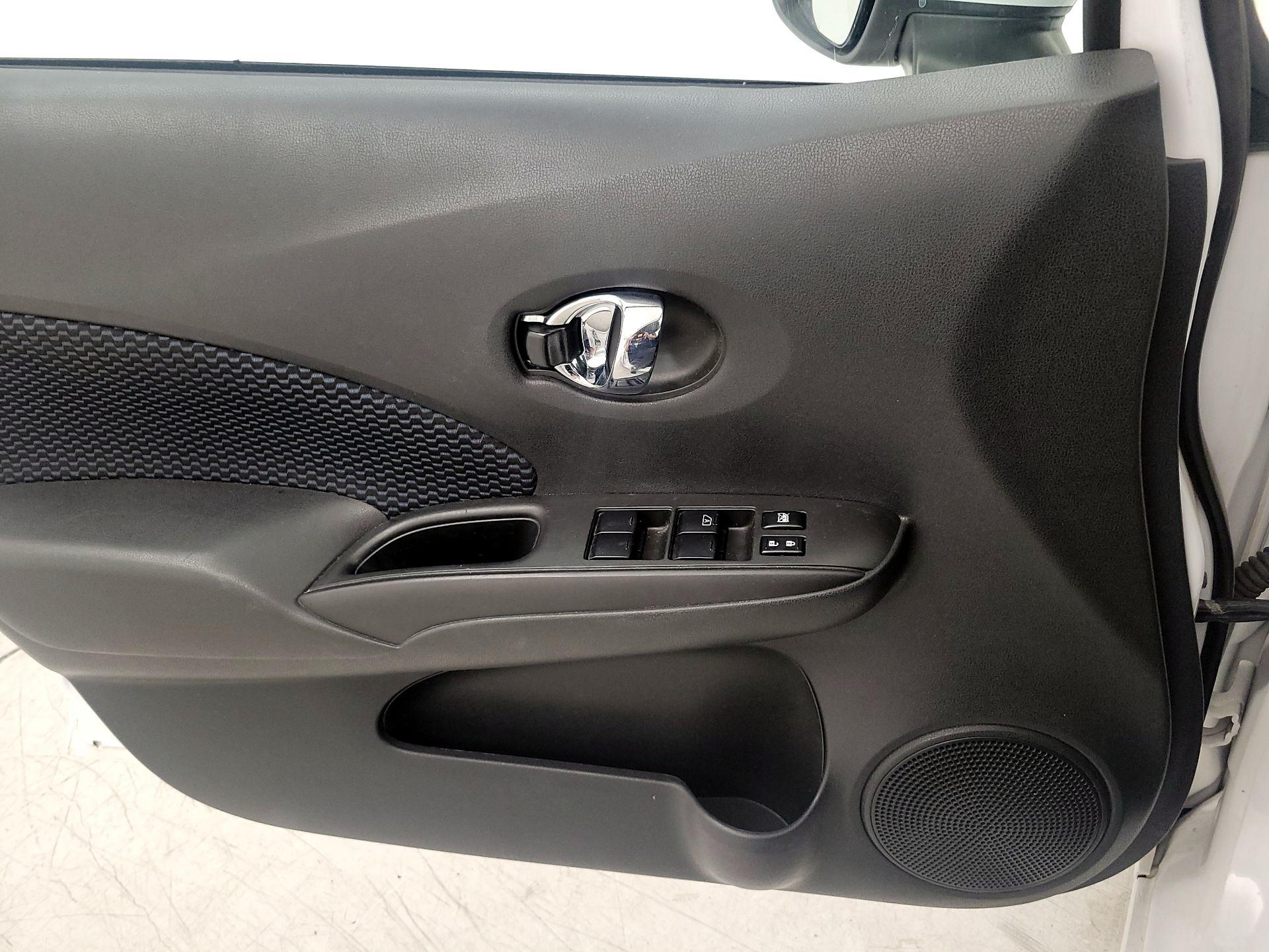 Thumbnail: 2016 Nissan Versa Note - 12