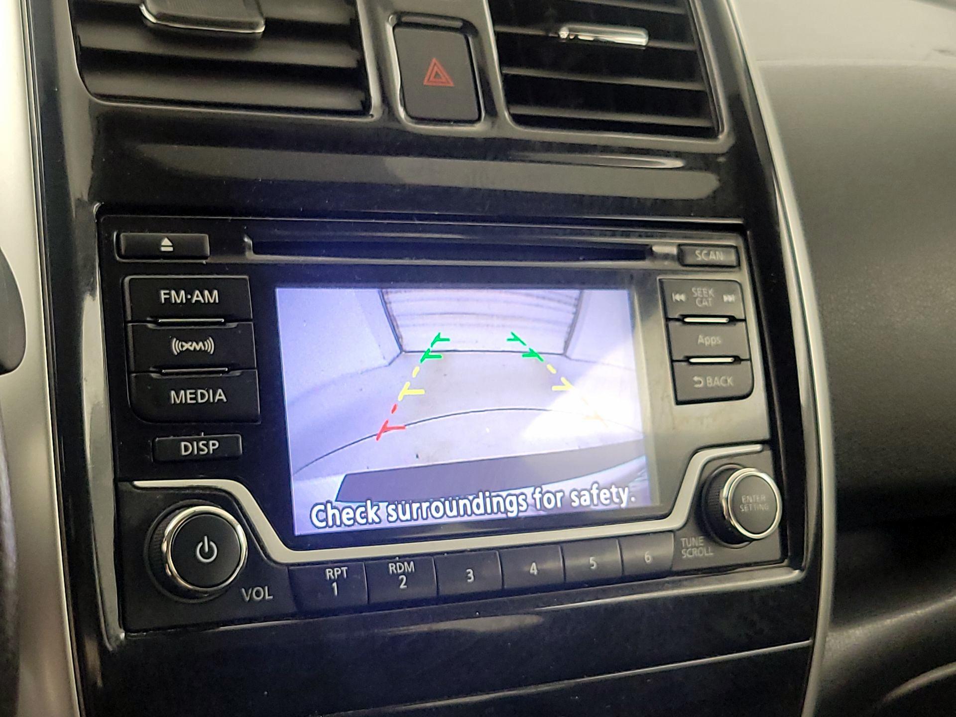 Thumbnail: 2016 Nissan Versa Note - 14