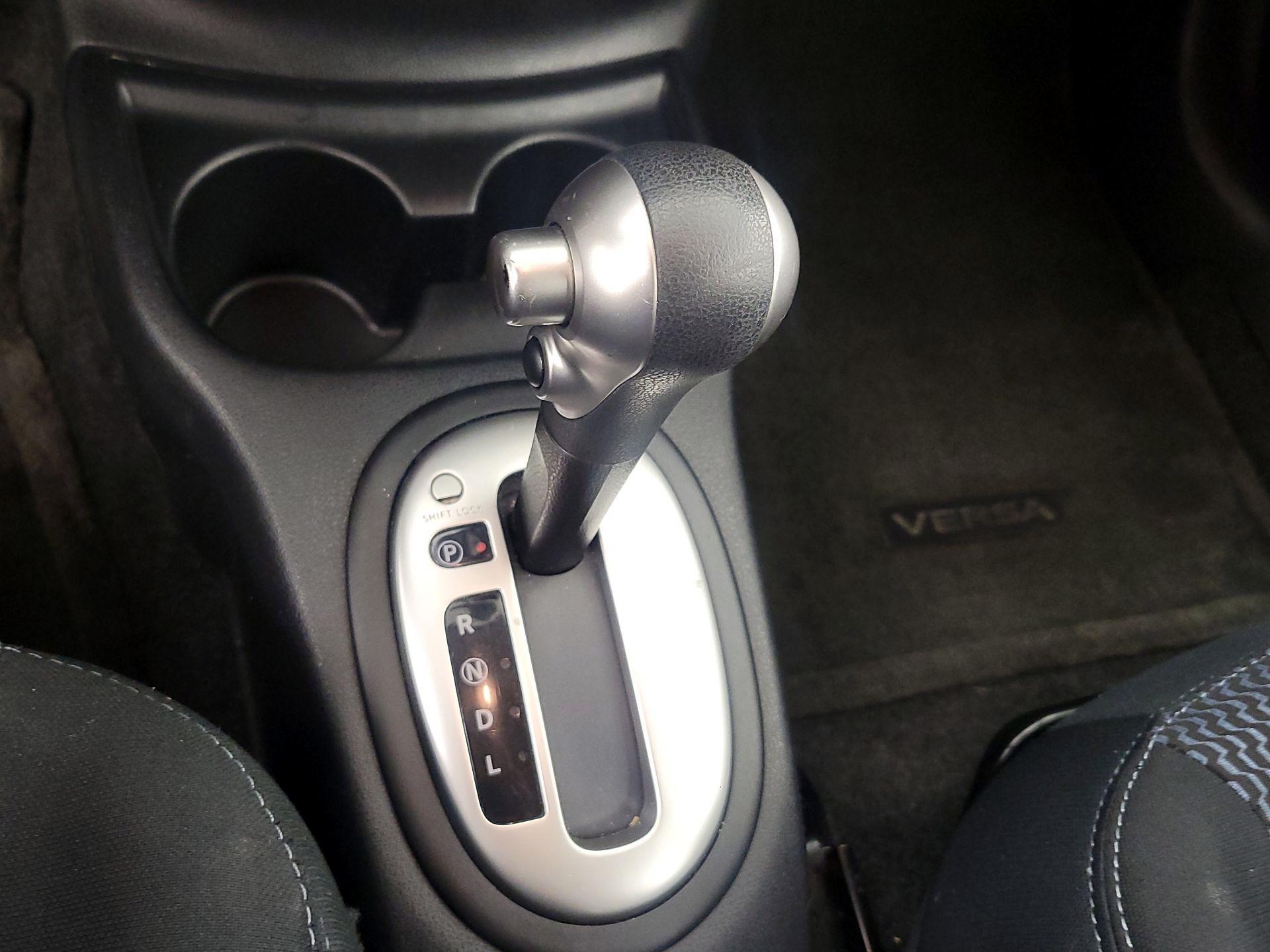 Thumbnail: 2016 Nissan Versa Note - 17