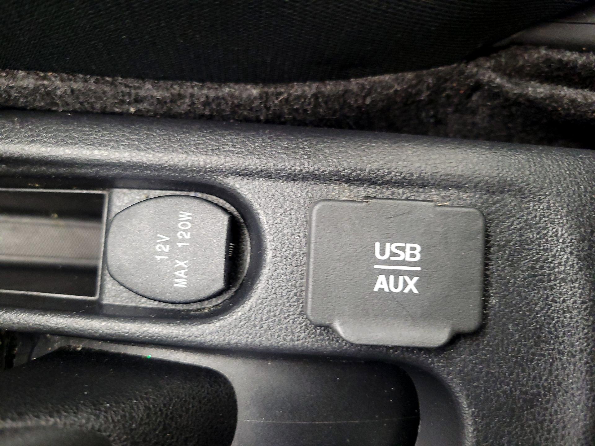 Thumbnail: 2016 Nissan Versa Note - 18