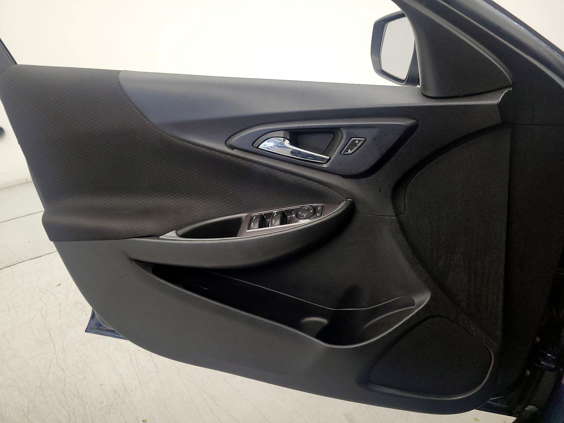 Thumbnail: 2022 Chevrolet Malibu - 12