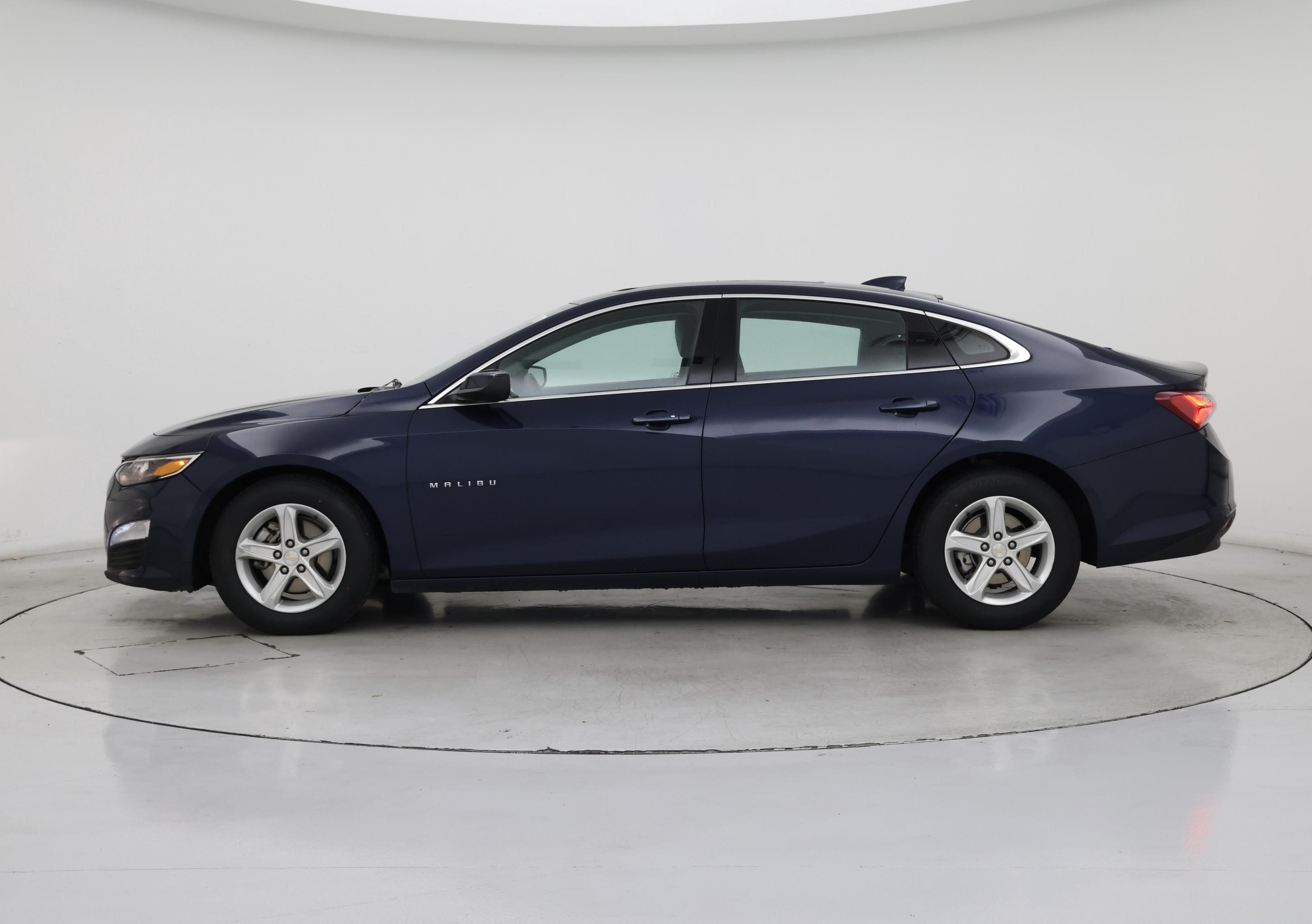 Thumbnail: 2022 Chevrolet Malibu - 3